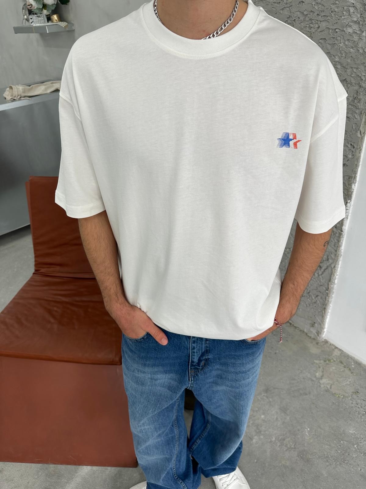 Look Around Back Print White T-Shirt