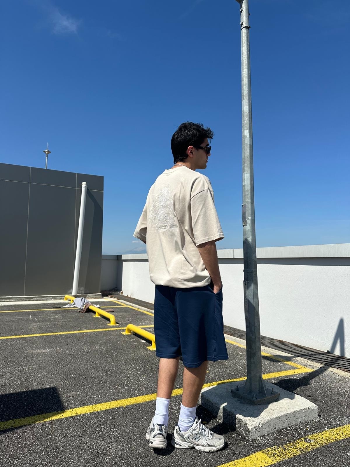 Sırt Nakışlı Bej Oversize T-Shirt