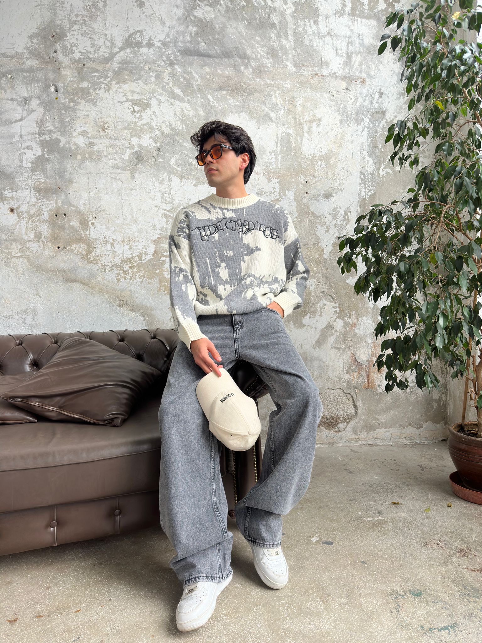 Efekt Nakışlı Bej Oversize Triko