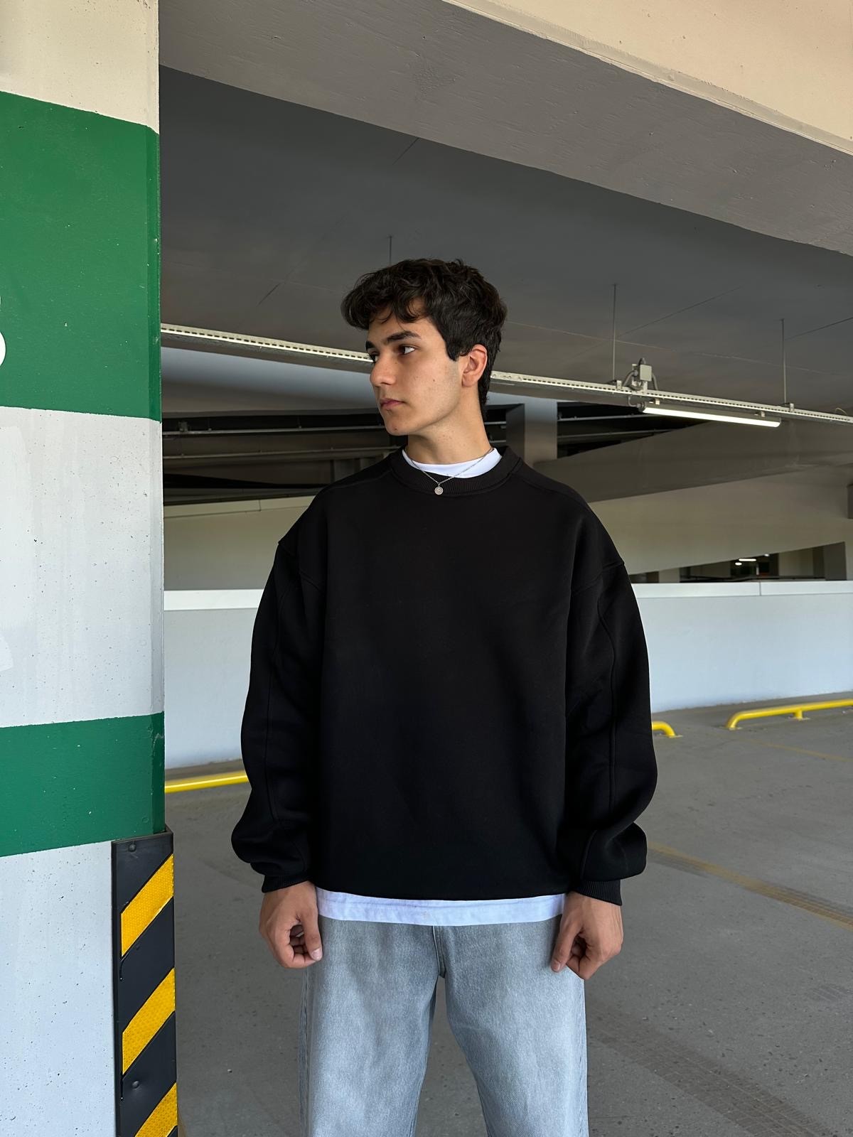 Black Basic Oversize Sweatshirt