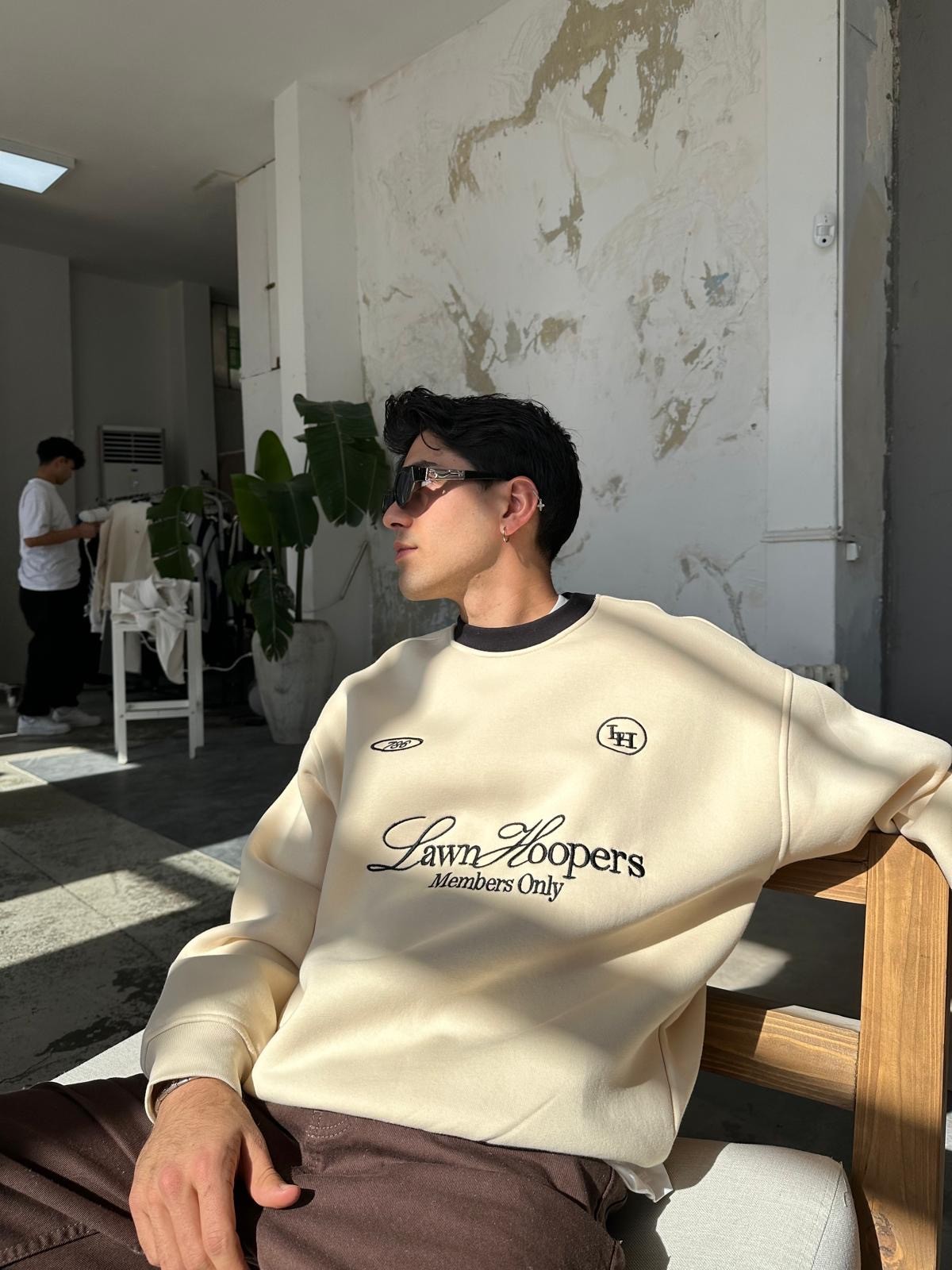 Lawn Loopers Bej Oversize Sweatshirt