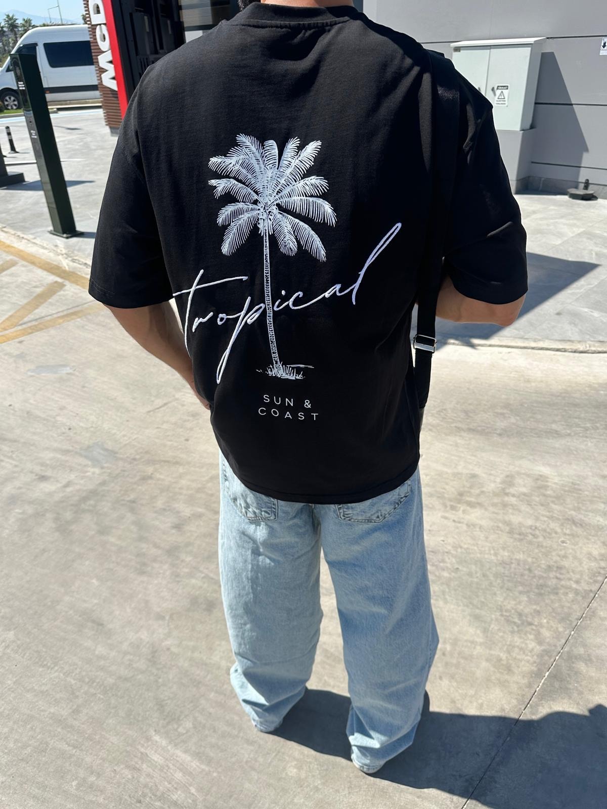 Tropical Sırt Baskılı Siyah Oversize T-Shirt