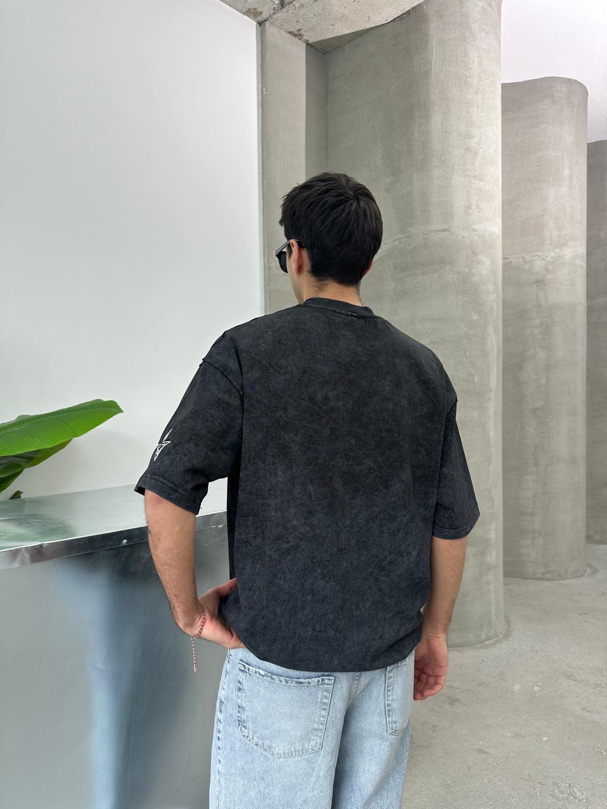 Star Detail Washed Dark T-Shirt 