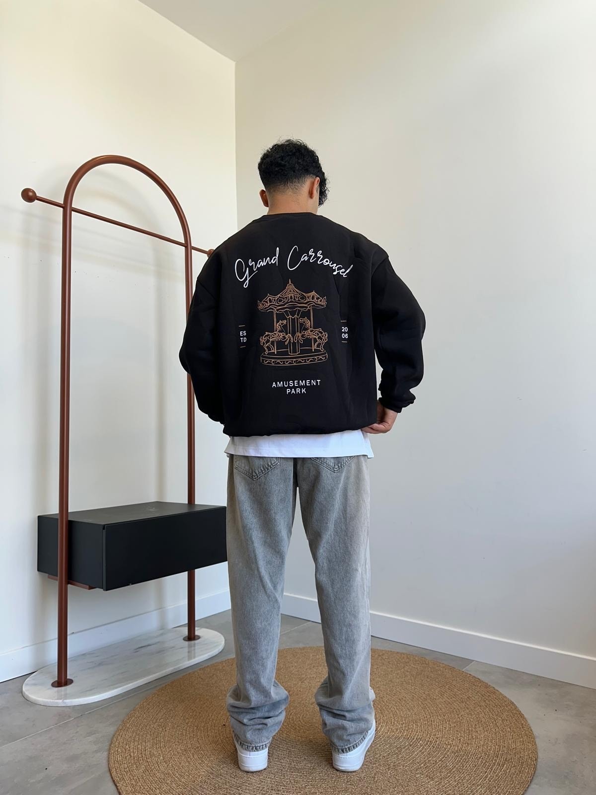 Grand Park Black Oversize Sweatshirt
