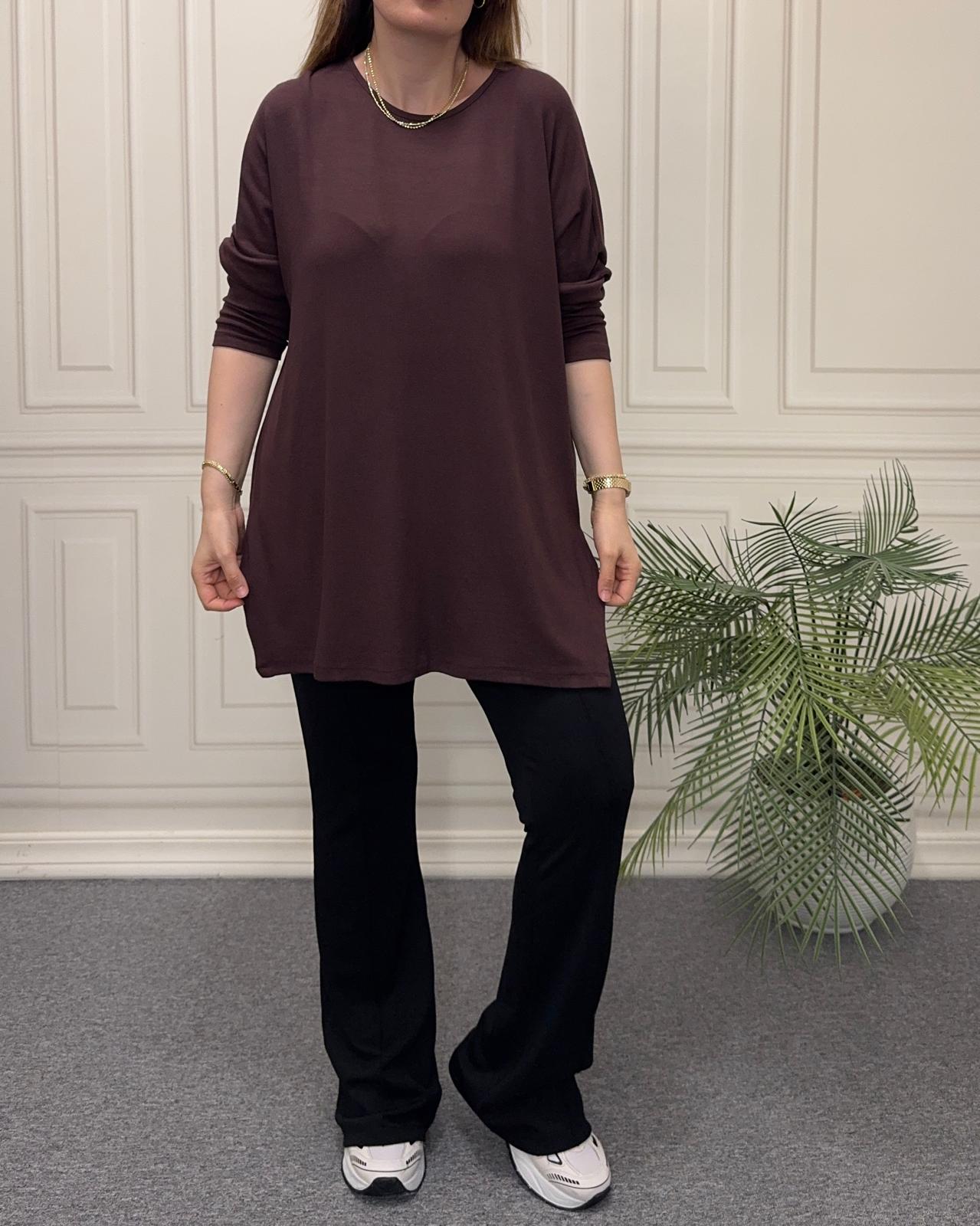 Yırtmaç Detaylı Bisiklet Yaka Bluz Kahve