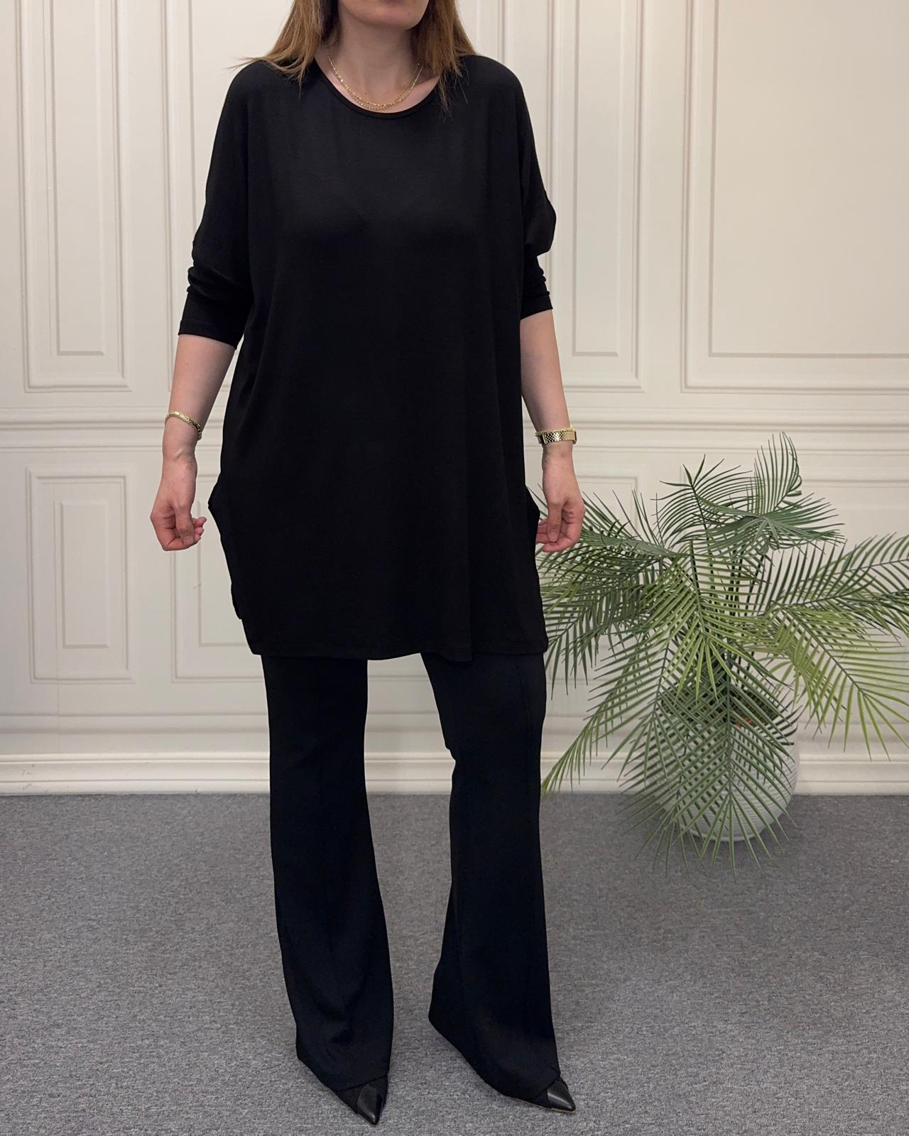 Yırtmaç Detaylı Bisiklet Yaka Bluz Siyah