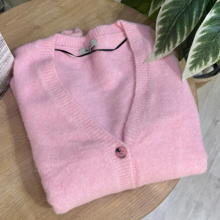 Yumuşak Dokulu Premium Kalite V Yaka Hırka