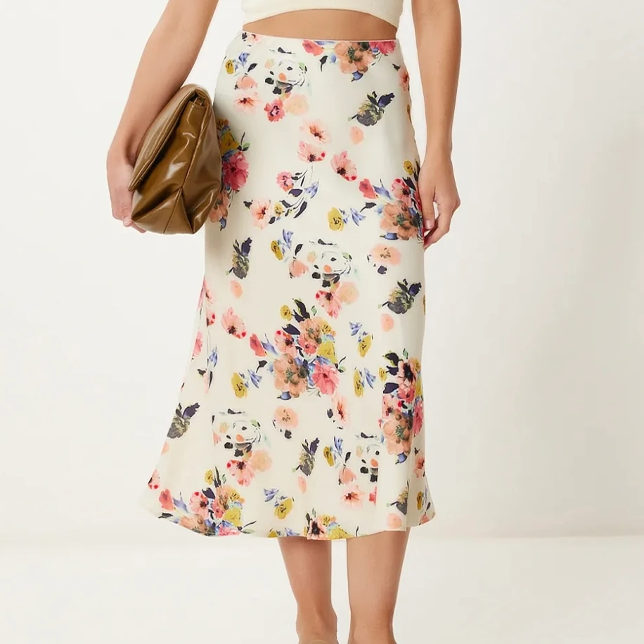 Çiçek Desenli Saten Etek