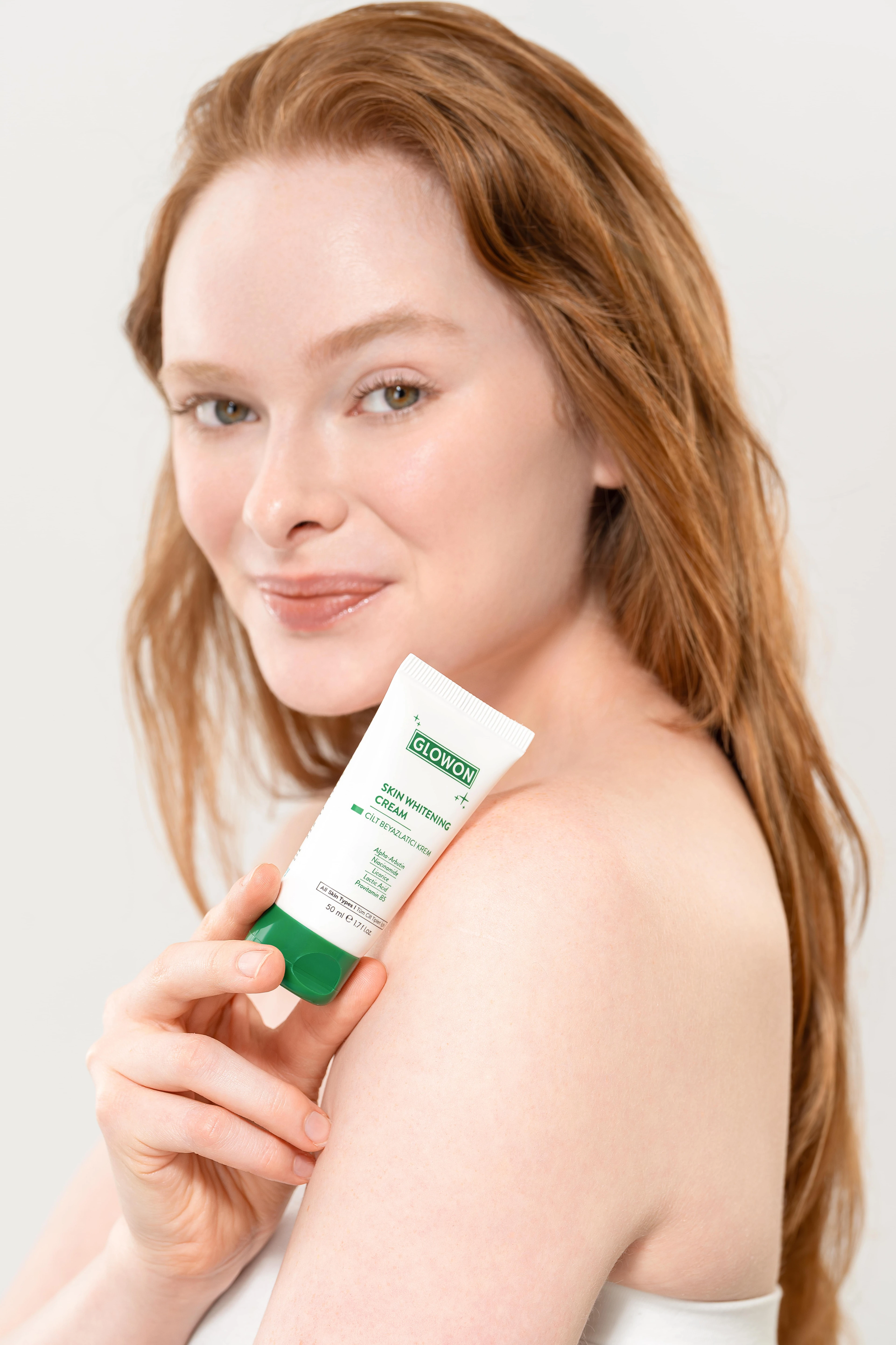 GLOWON Arbutinli Serum ve Nemlendirici Krem İçeren Leke Karşıtı Bakım İkili Set