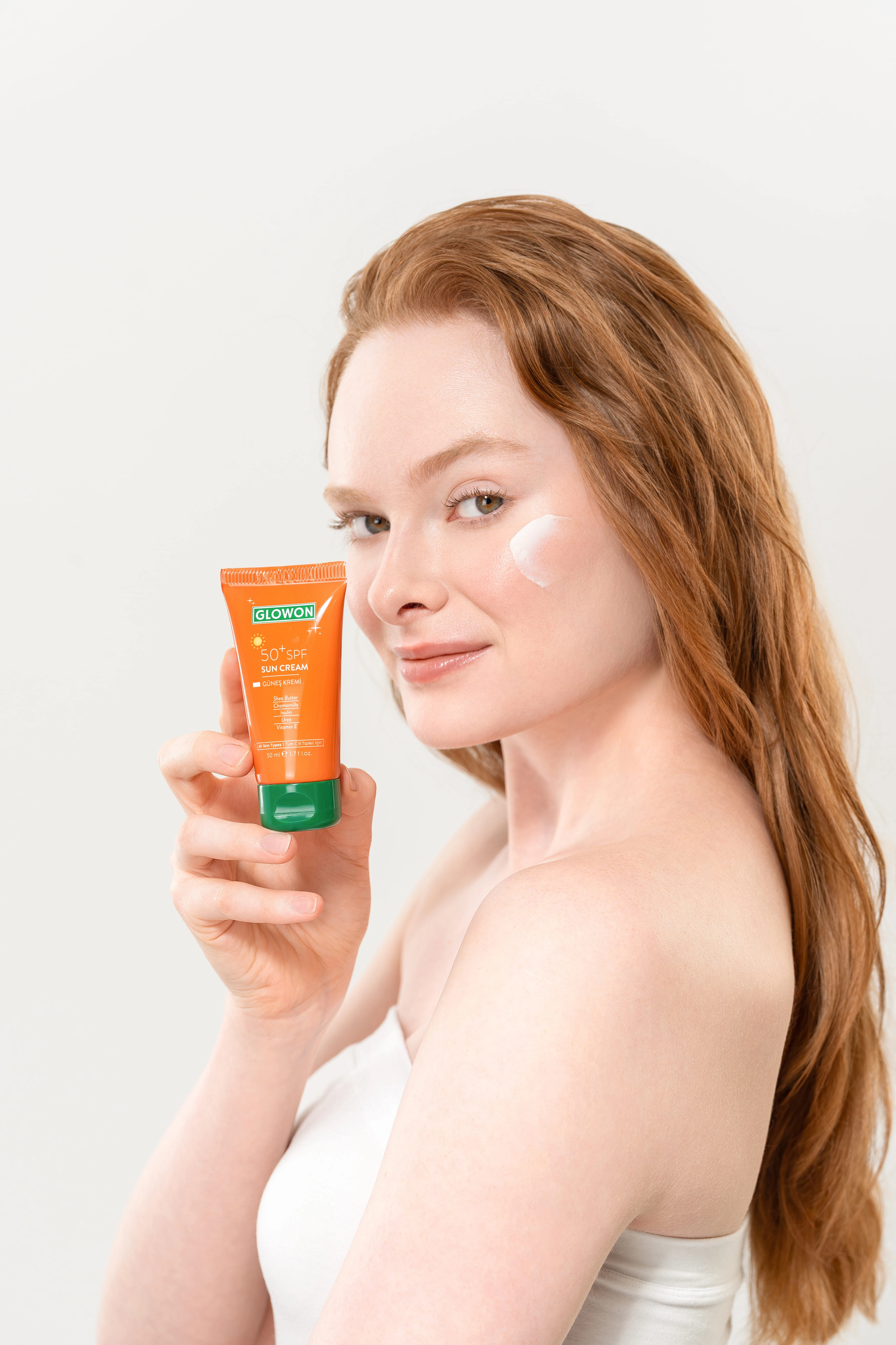 GLOWON SPF 50+ Güneş Kremi ve Nemlendirici Serum İçeren Koruyucu Bakım İkili Set