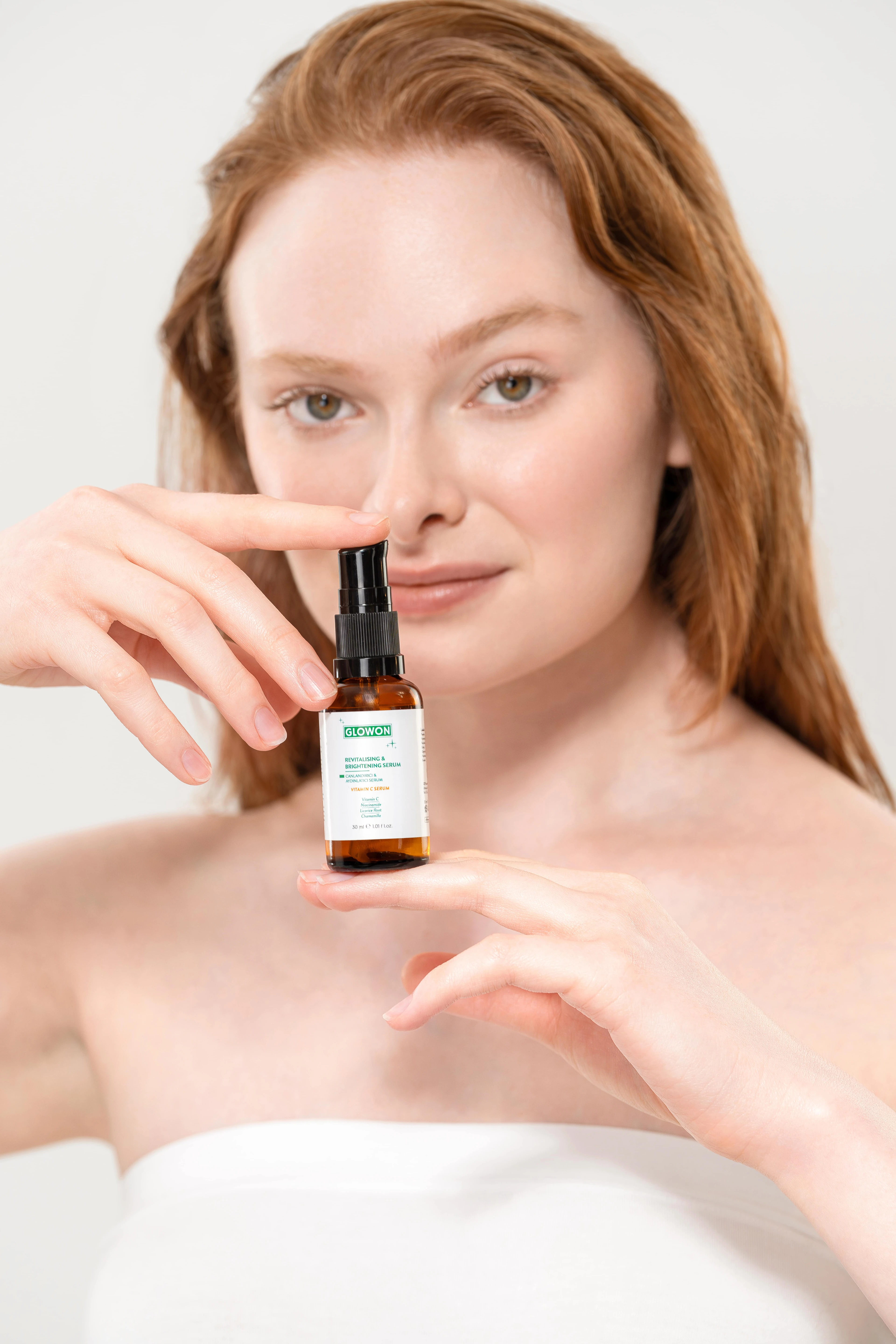 GLOWON %10 Niasinamid ve C Vitamini (SAP) İçeren Aydınlatıcı & Leke Karşıtı Serum 30ml