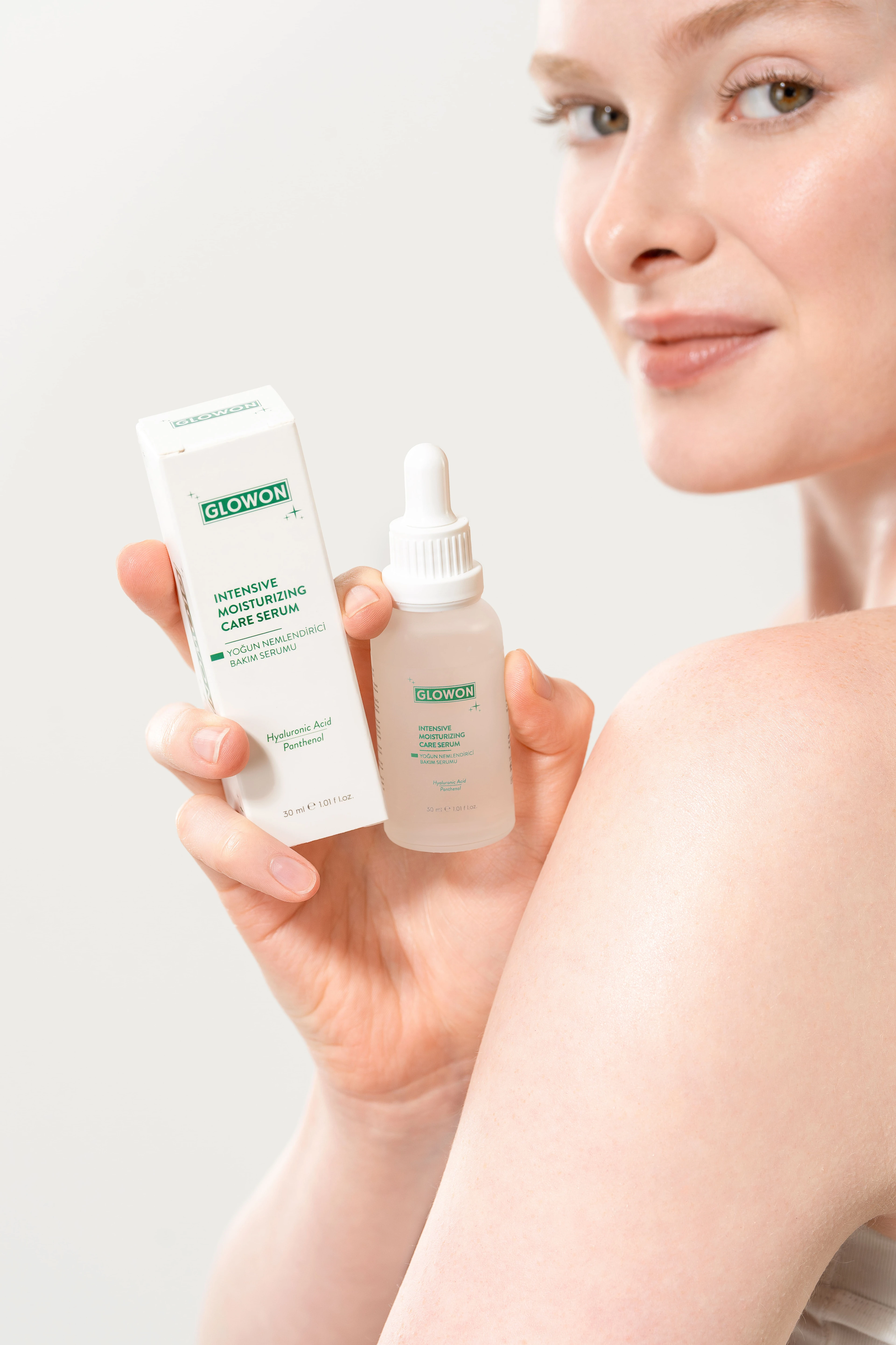 GLOWON SPF 50+ Güneş Kremi ve Nemlendirici Serum İçeren Koruyucu Bakım İkili Set