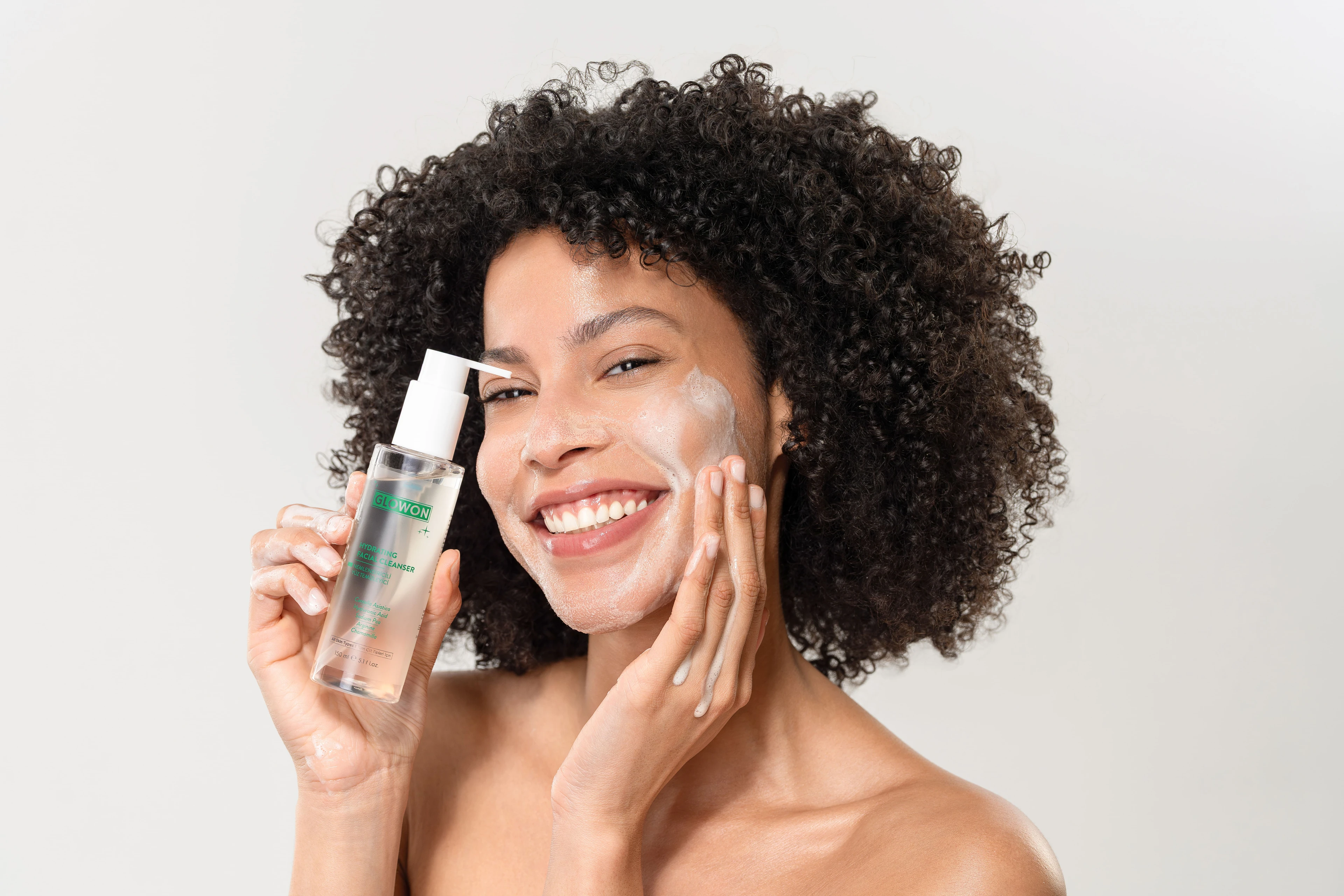 GLOWON Nemlendirici ve Yatıştırıcı Makyaj Temizleme Jeli 150ml - Hassas Ciltler İçin