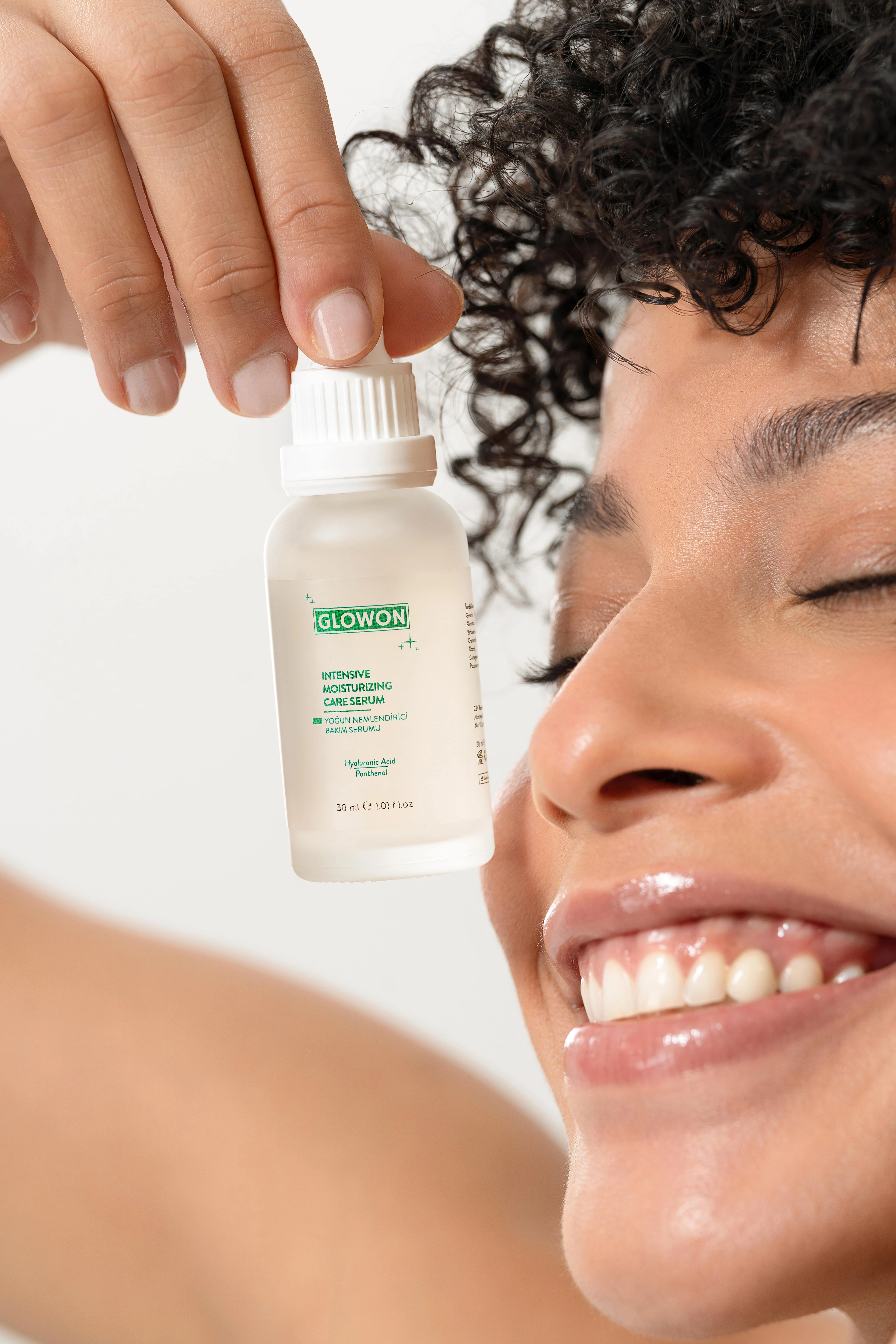 GLOWON SPF 50+ Güneş Kremi ve Nemlendirici Serum İçeren Koruyucu Bakım İkili Set