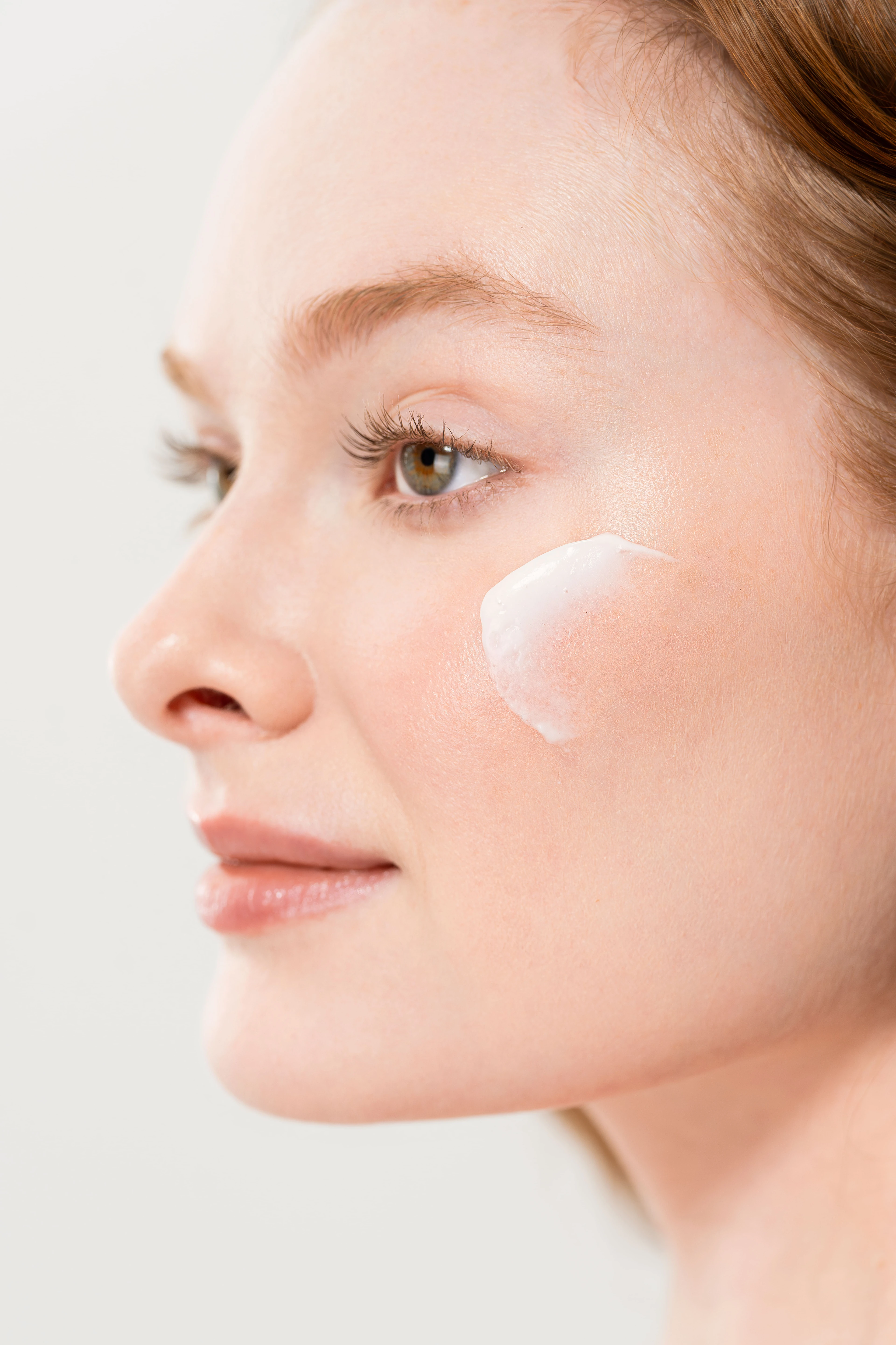 GLOWON Nemlendirici Serum ve SPF Korumalı Güneş Kremi İçeren Kışa Özel Bakım İkili Set