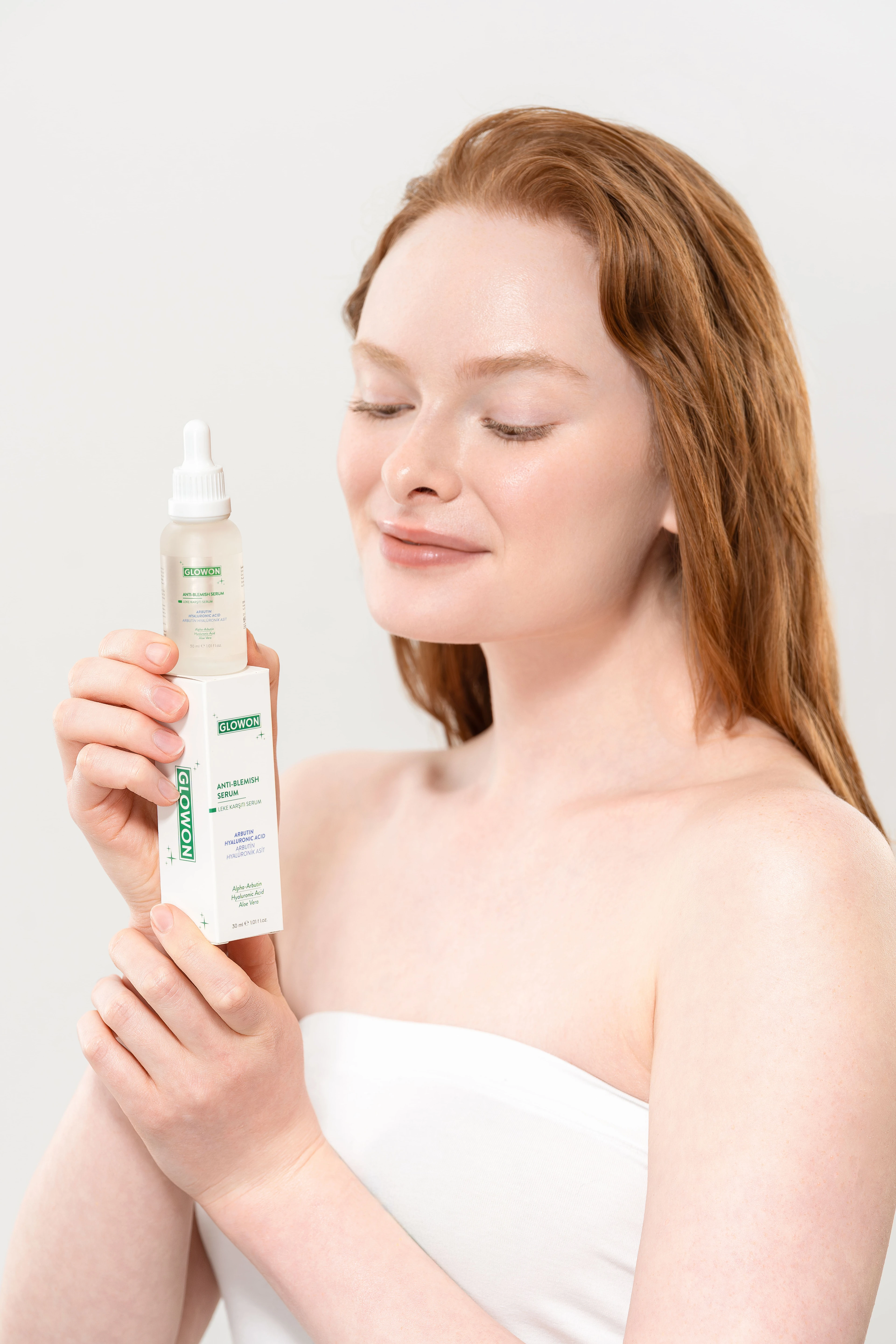 GLOWON Arbutinli Serum ve Nemlendirici Krem İçeren Leke Karşıtı Bakım İkili Set