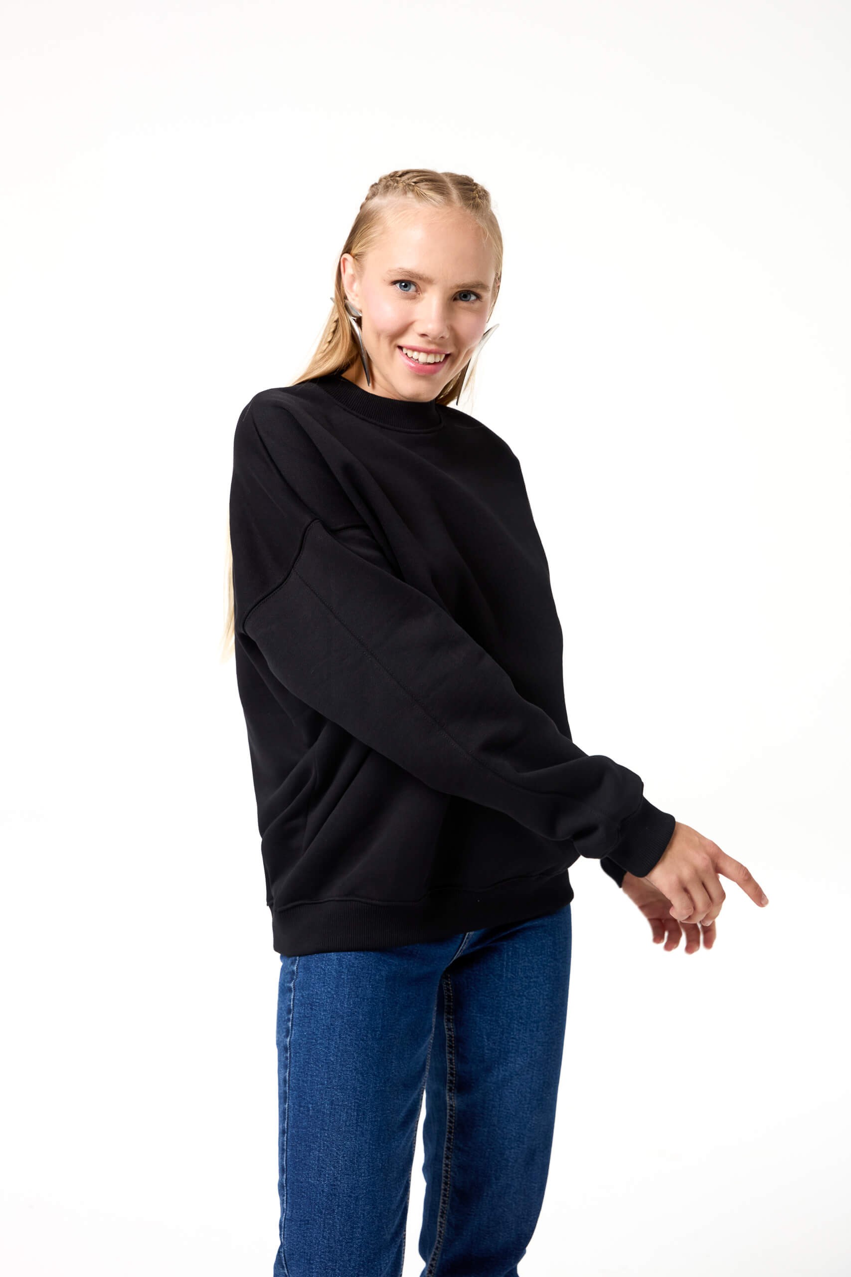 Logo Nakışlı Oversize Basic Sweatshirt - Siyah