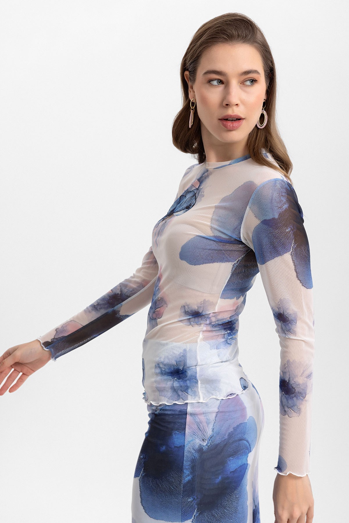 Floral Desenli Uzun Kollu Transparan Bluz