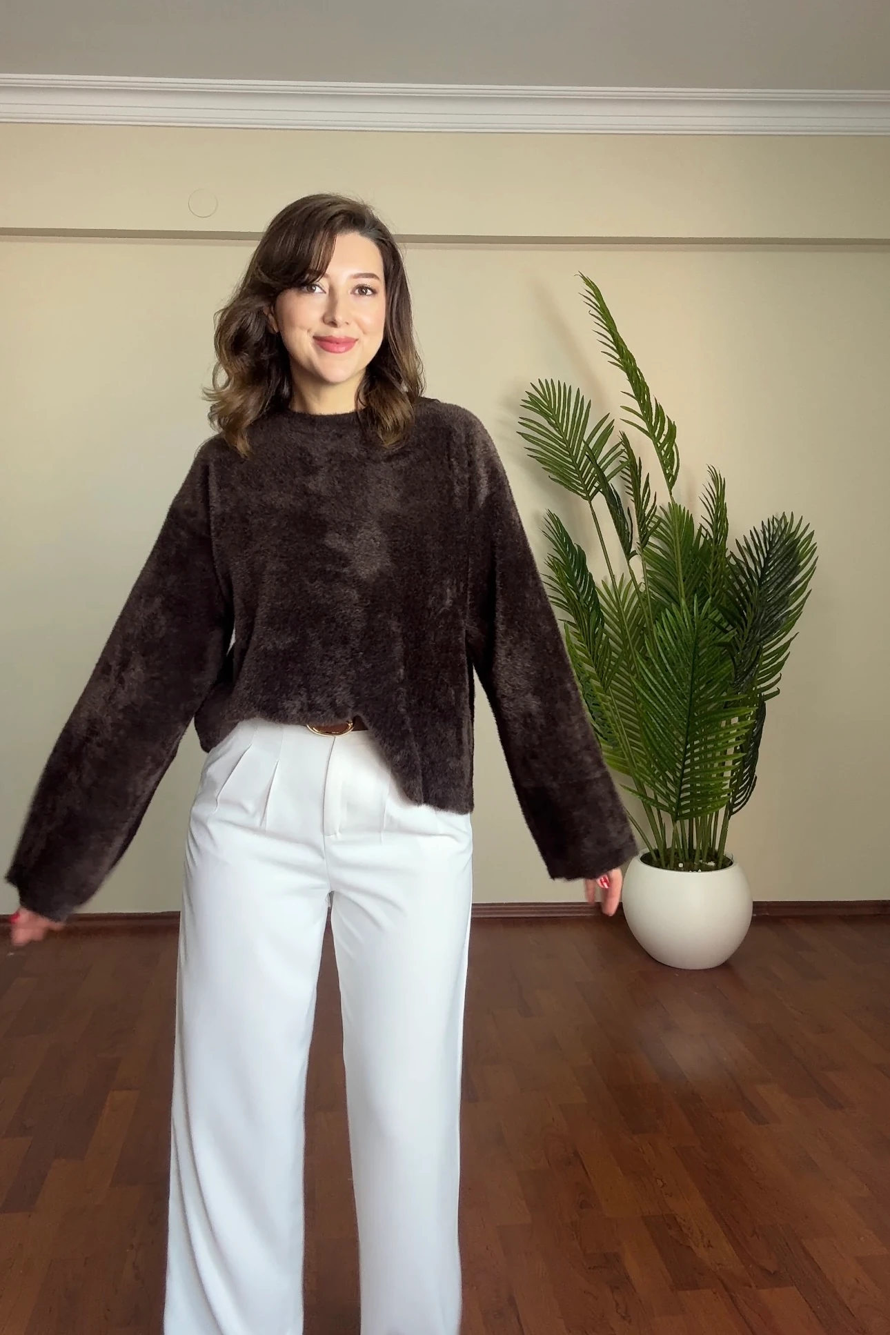 GENİŞ KOLLU SAKALLI YUMOŞ KAZAK