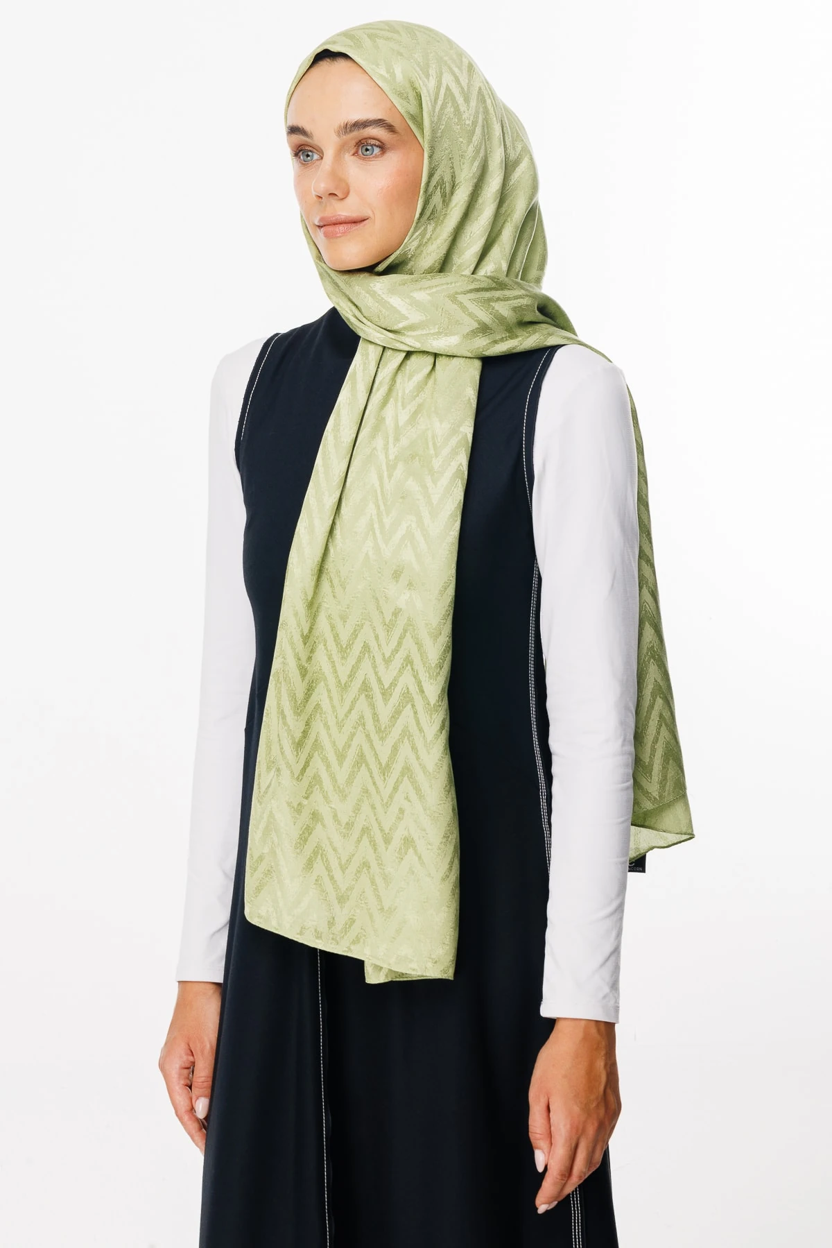 Zigzag Pattern Shiny Jacquard Shawl - Pistachio Green