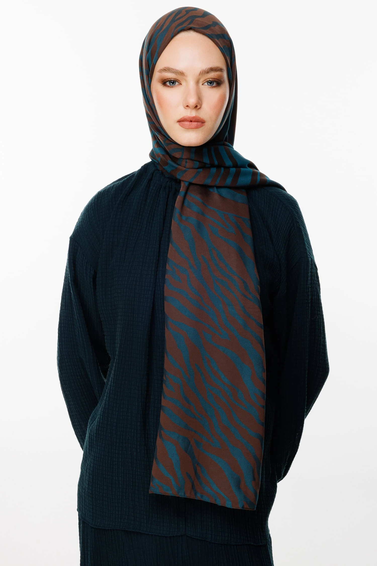 Riad-Pattern Reversible Shawl - Bitter Brown-Petroleum Blue