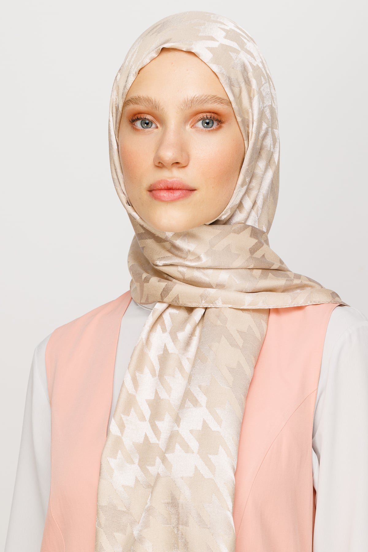 Wholesale Houndstooth Pattern Shiny Jacquard Shawl - Beige