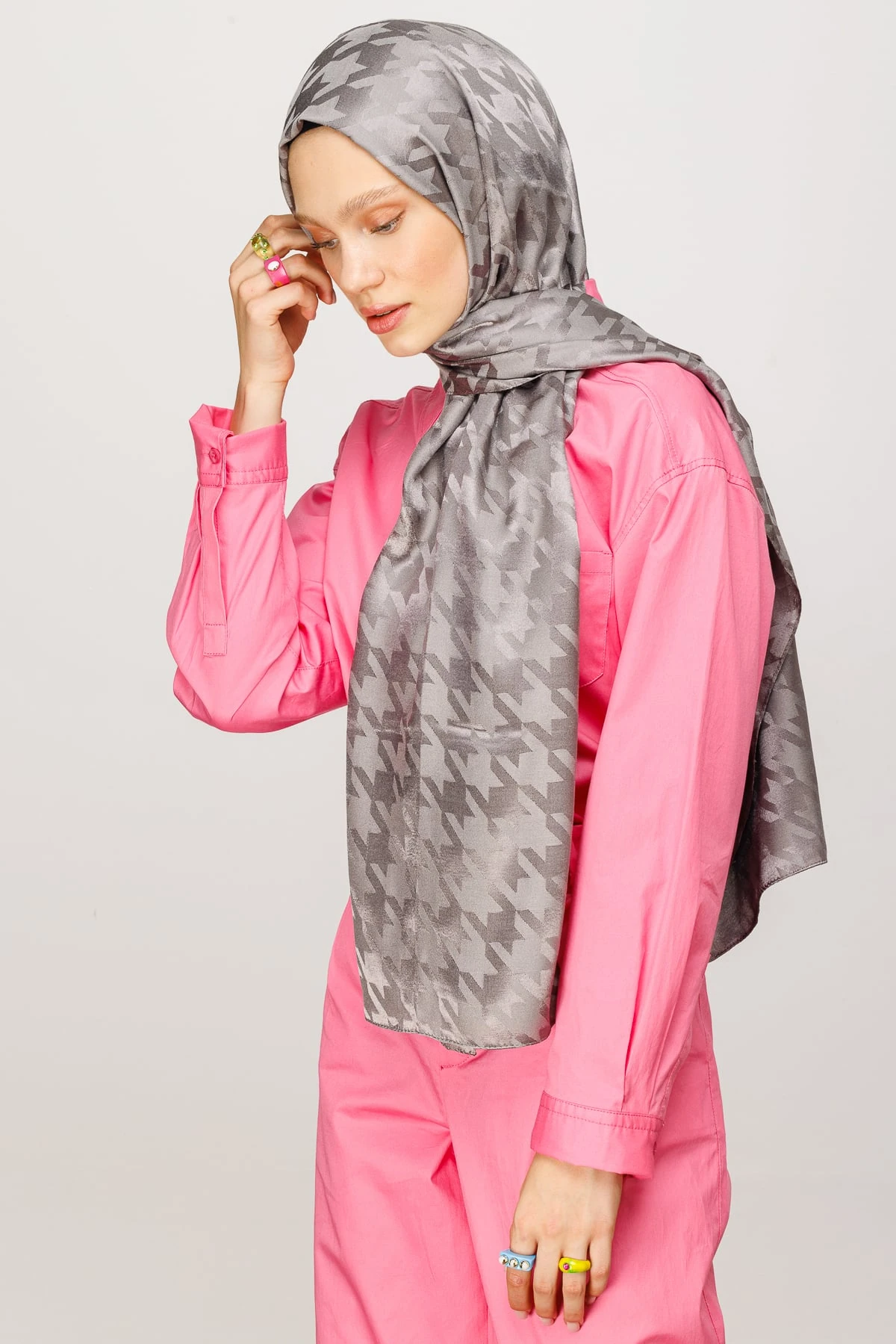 Toptan Kazayağı Desen Parlak Jakar Şal - Duman