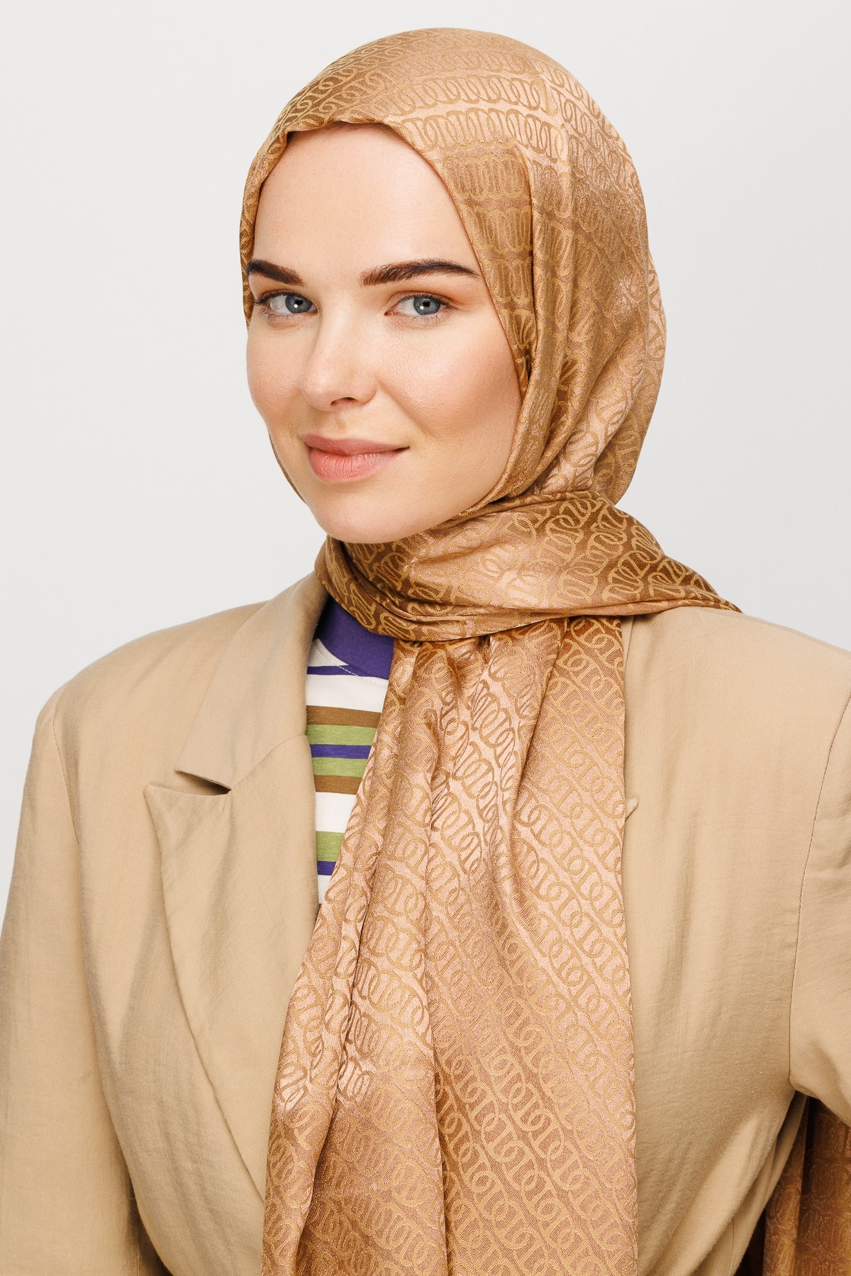 Toptan Forever Desen Parlak Jakar Şal - Bisküvi