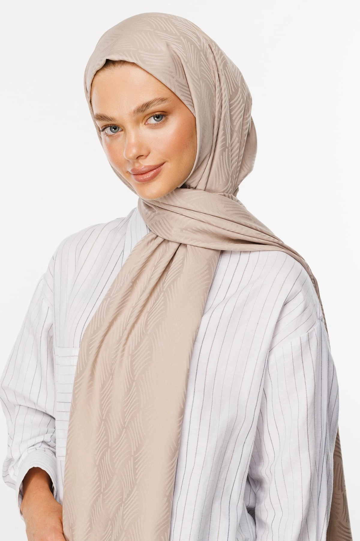 Aura Pattern Silk Jacquard Shawl - Beige