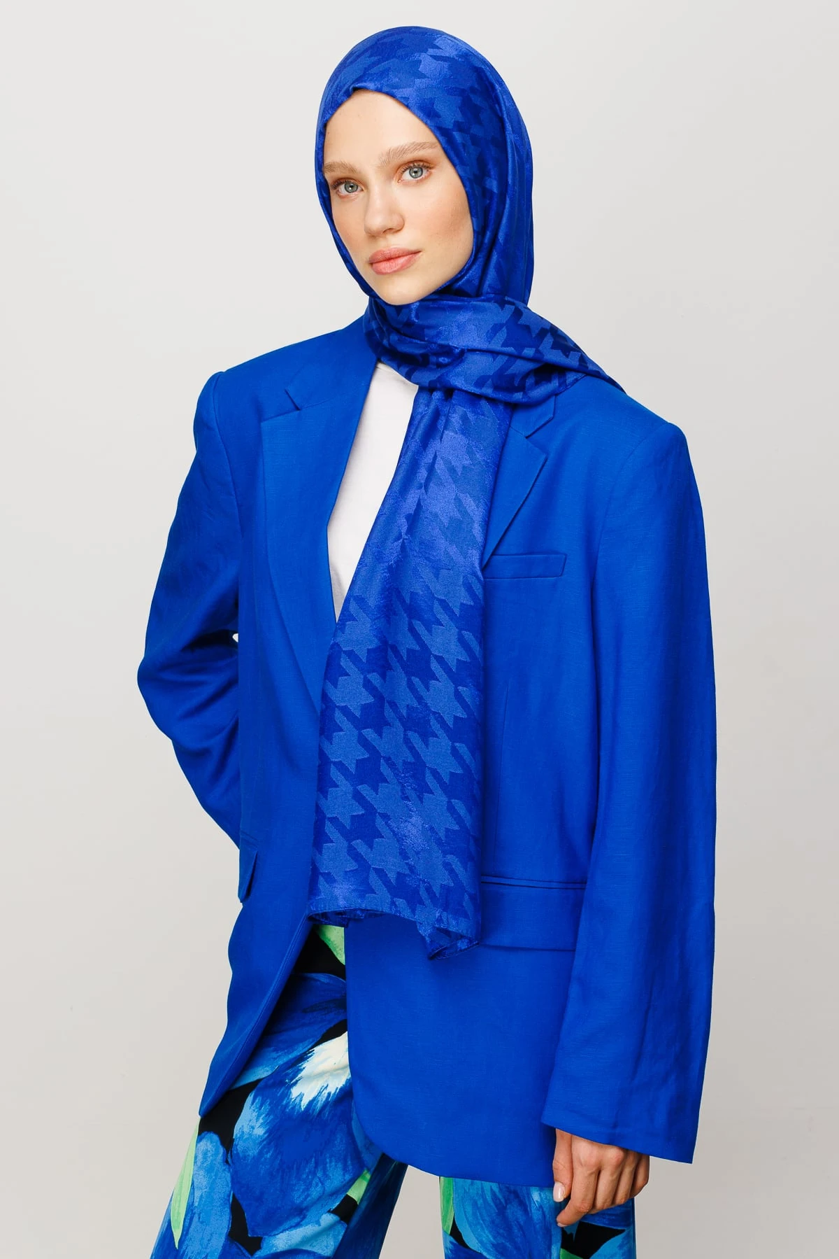 Wholesale Houndstooth Pattern Shiny Jacquard Shawl - Saxe Blue