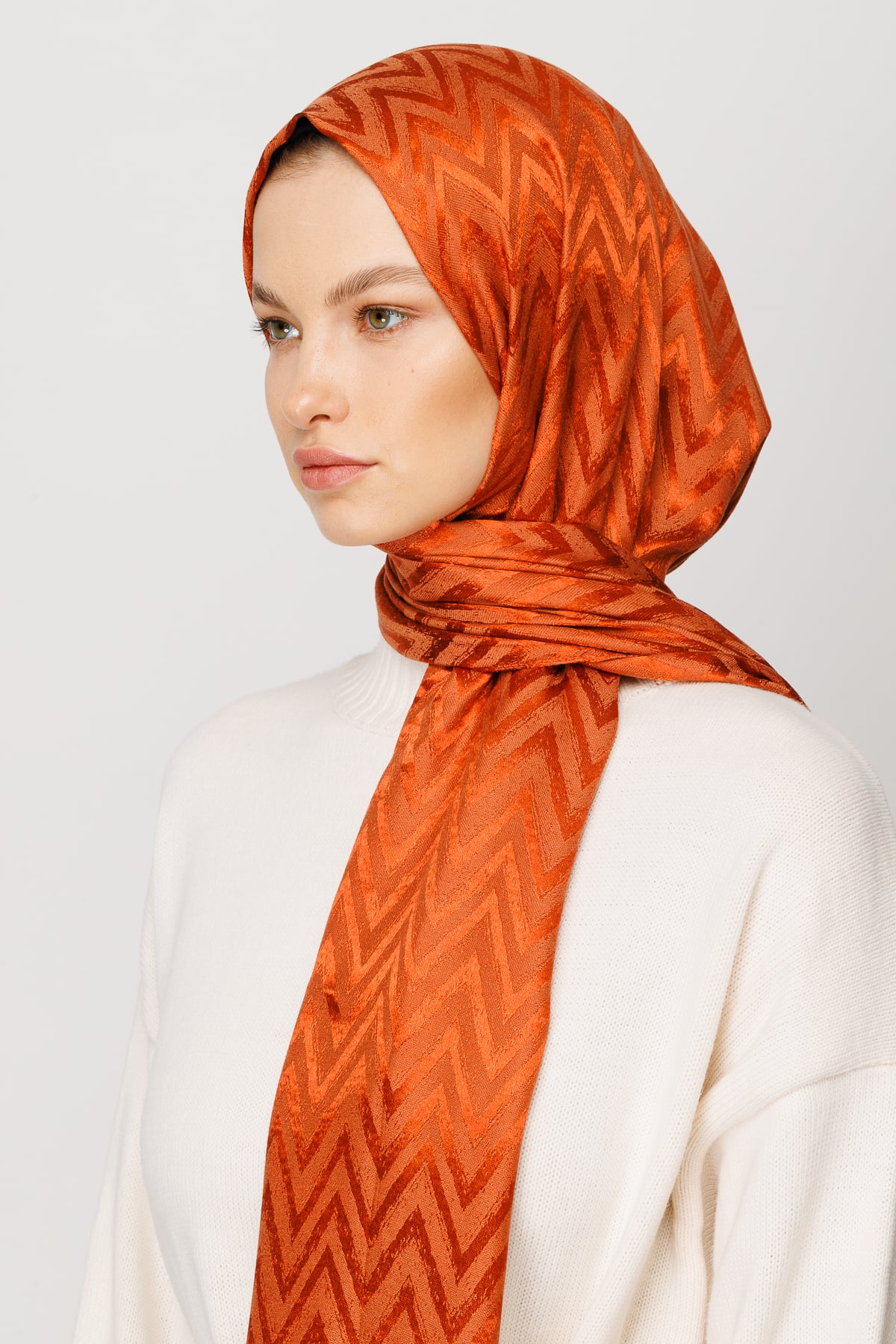 Zigzag Pattern Shiny Jacquard Shawl - Tile