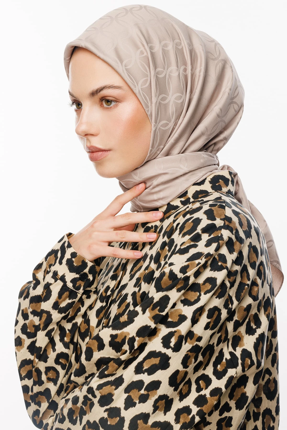 London Pattern Silky Jacquard Scarf - Beige
