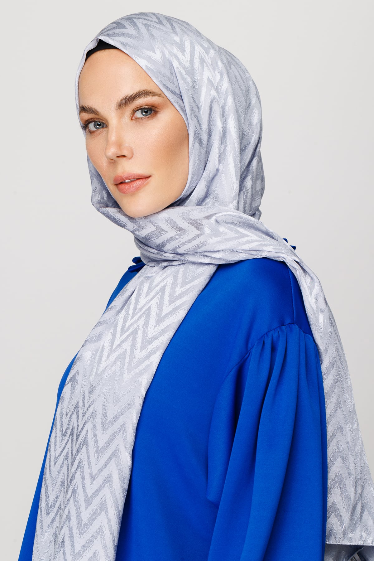 Zigzag Pattern Shiny Jacquard Shawl - Silver