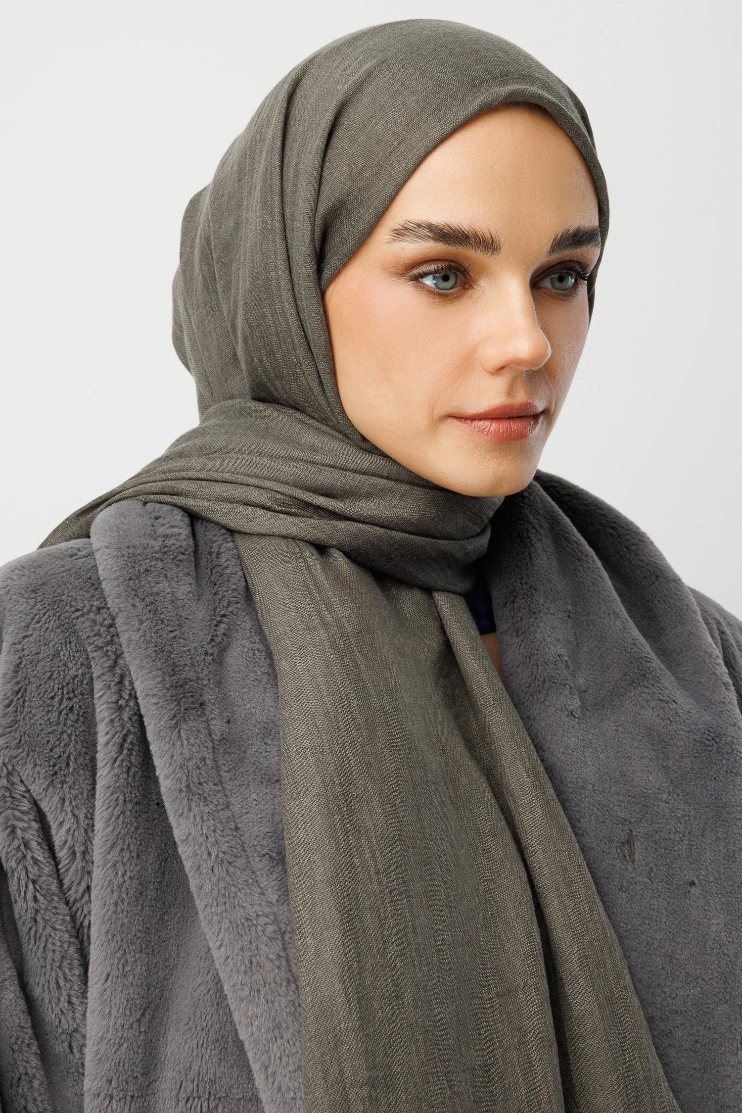 Wholesale Dubai Shawls - Fume