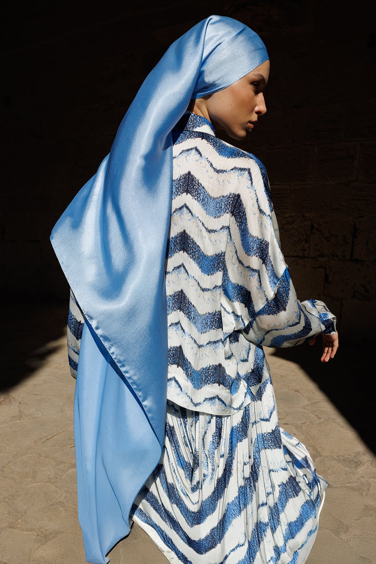 Diamond Aura Shawl - Blue