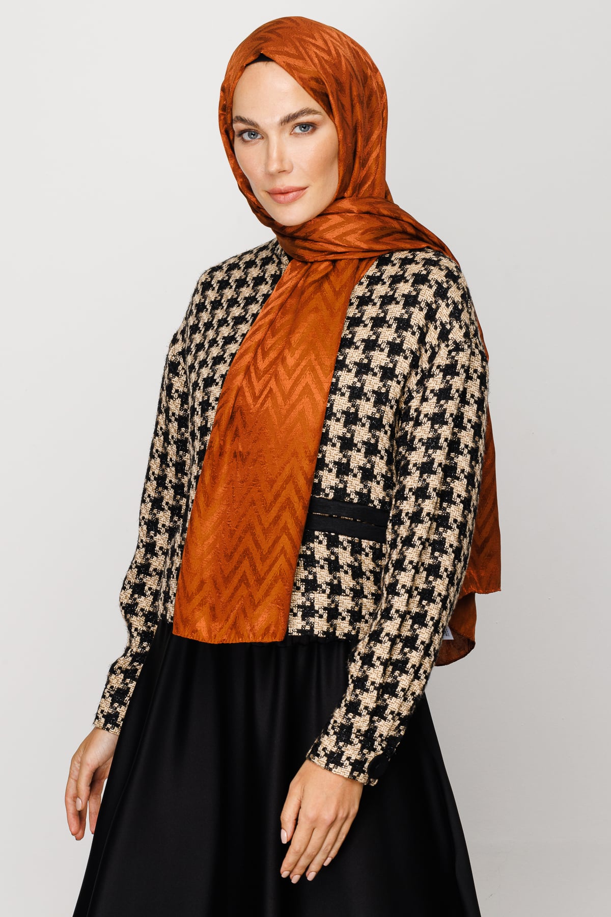 Zigzag Pattern Shiny Jacquard Shawl - Copper