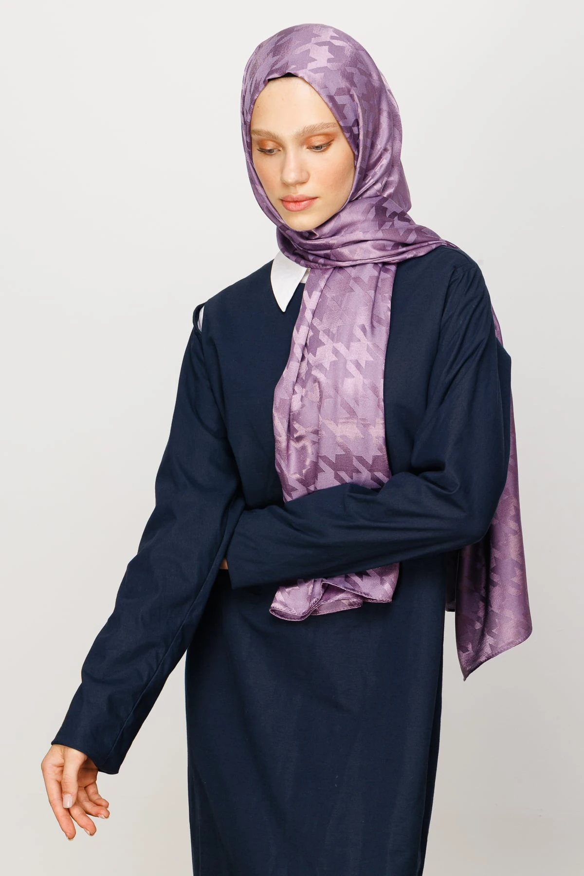 Wholesale Houndstooth Pattern Shiny Jacquard Shawl - Lavender