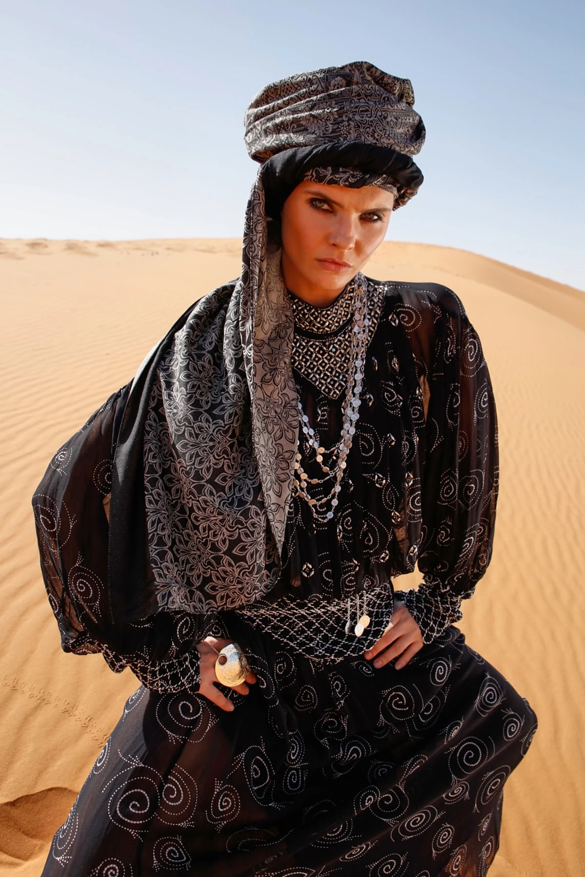 Nora-Pattern Reversible Shawl - Black-Beige