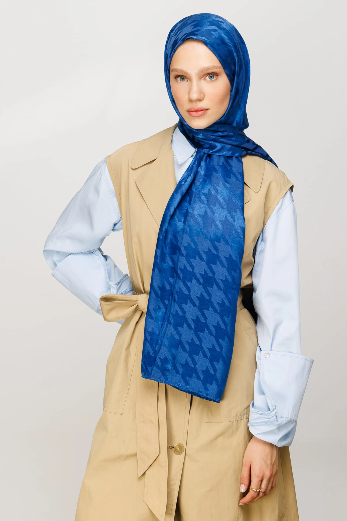 Wholesale Houndstooth Pattern Shiny Jacquard Shawl - Indigo