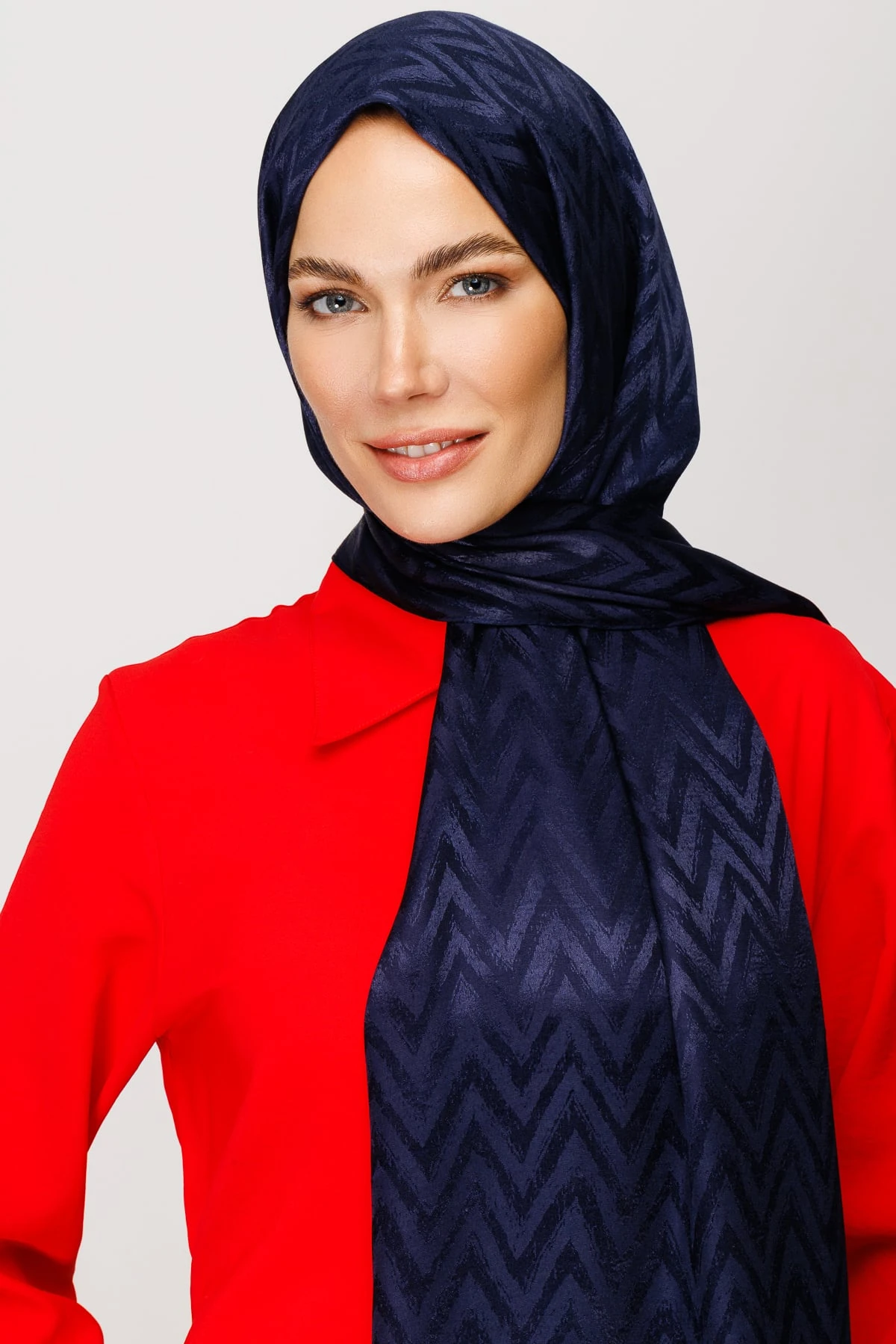 Zigzag Pattern Shiny Jacquard Shawl - Navy Blue
