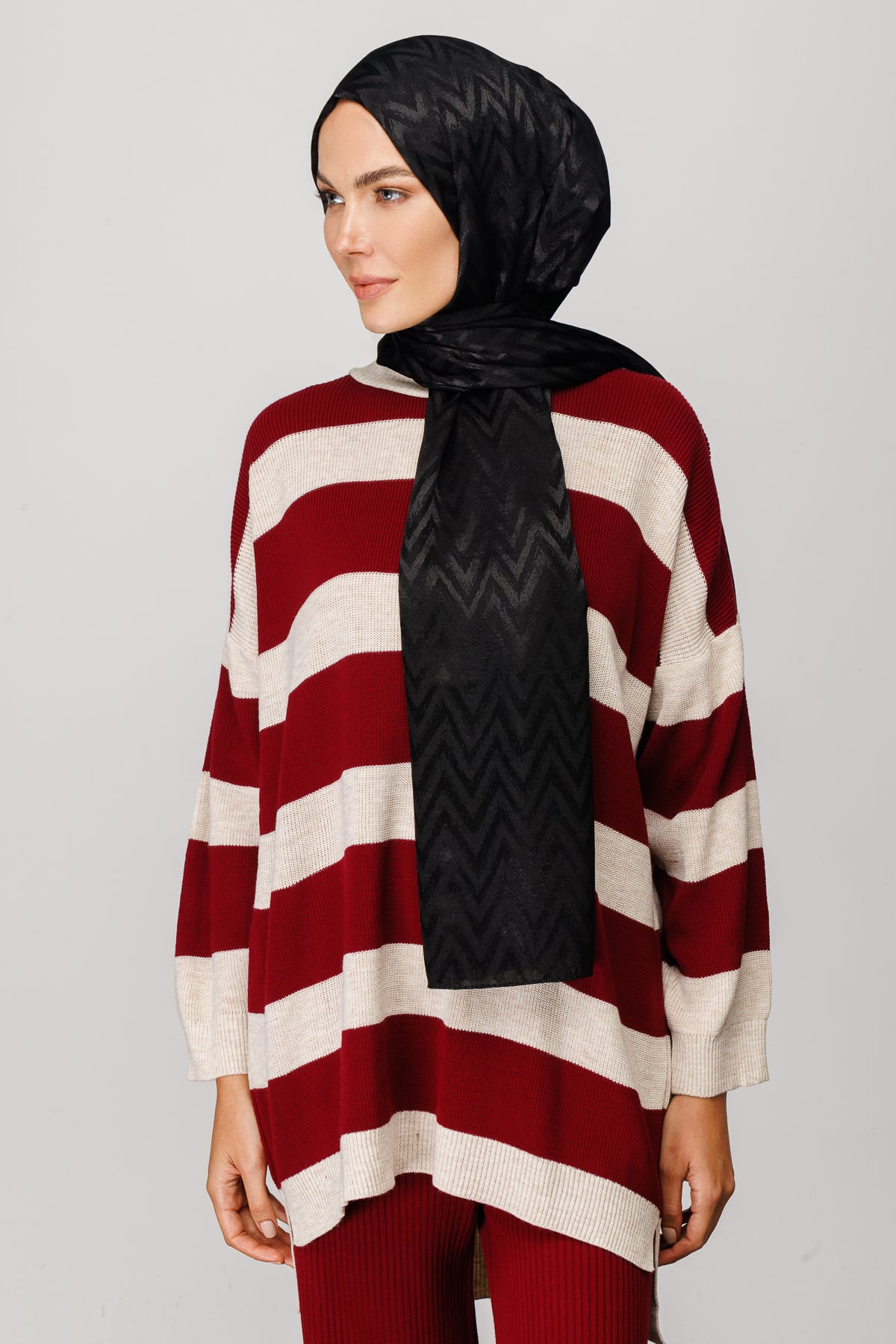 Zigzag Pattern Shiny Jacquard Shawl - Black