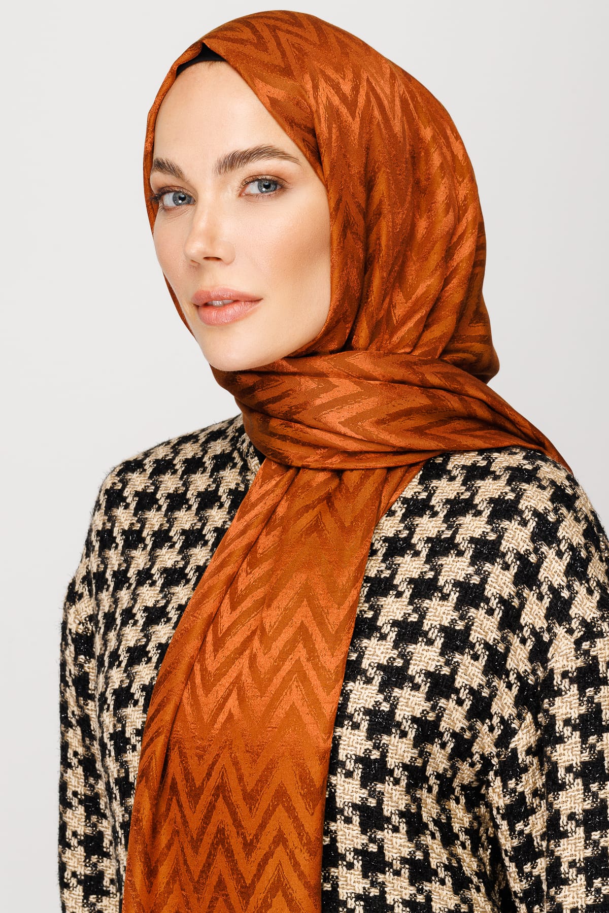 Zigzag Pattern Shiny Jacquard Shawl - Copper