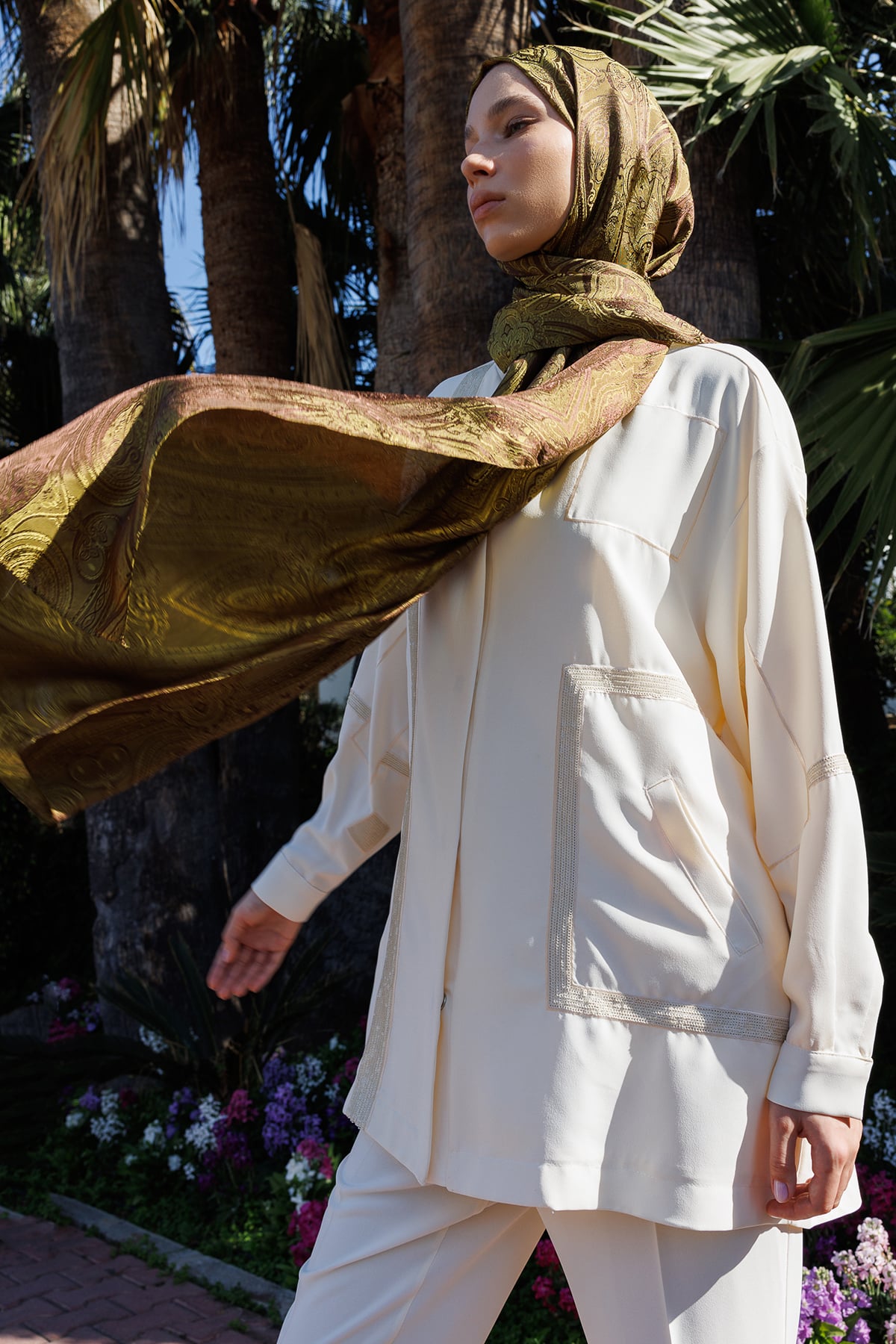 Liva Pattern Shine Line Shawl - Bitter Coffee-Salmon