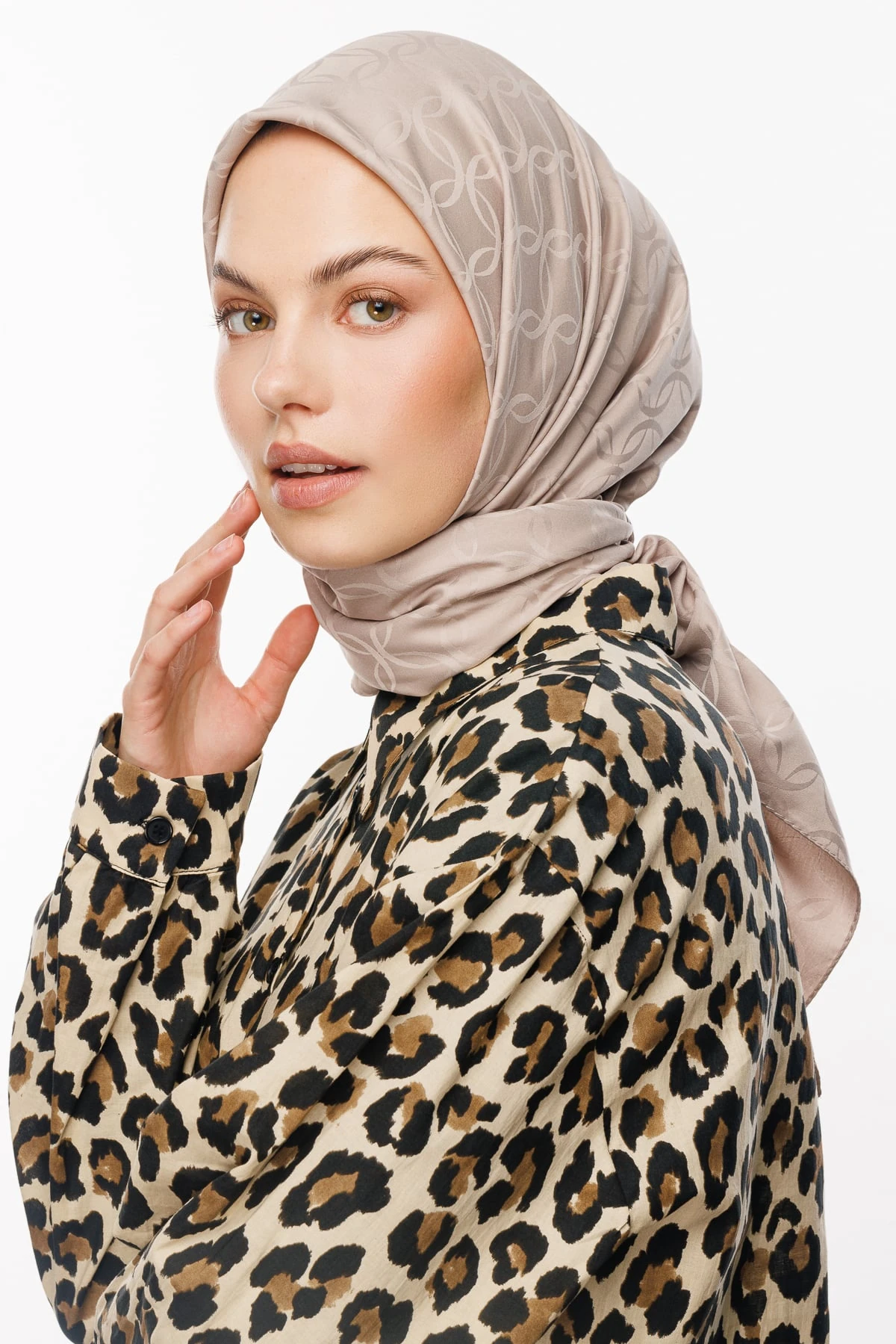 London Pattern Silky Jacquard Scarf - Beige