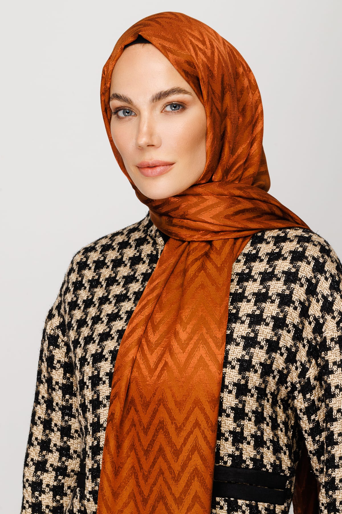 Zigzag Pattern Shiny Jacquard Shawl - Copper