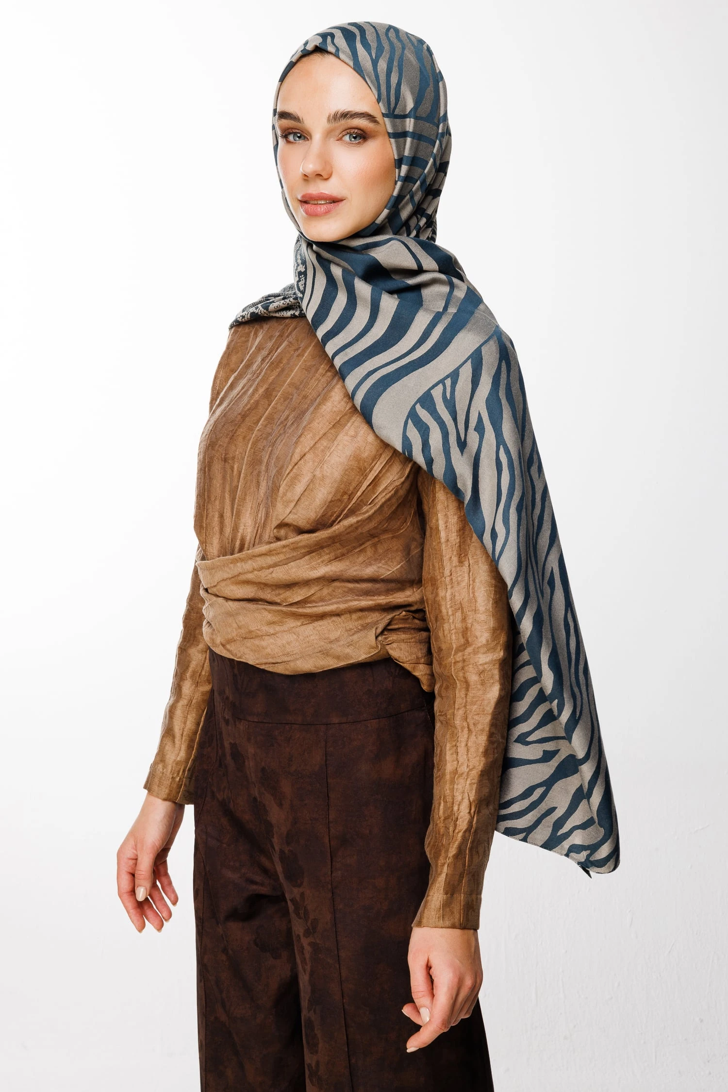 Toptan Riad Desen Çift Taraflı Şal - Petrol Mavisi-Bej