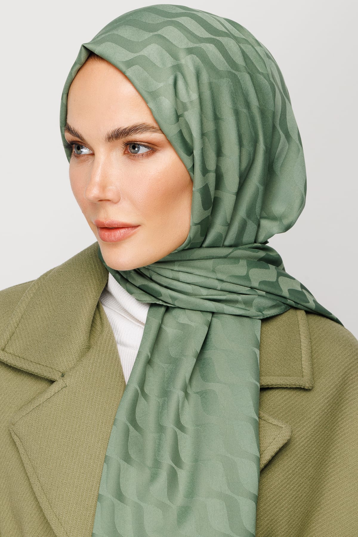 Wave-Pattern Silky Jacquard Shawl - Mold Green