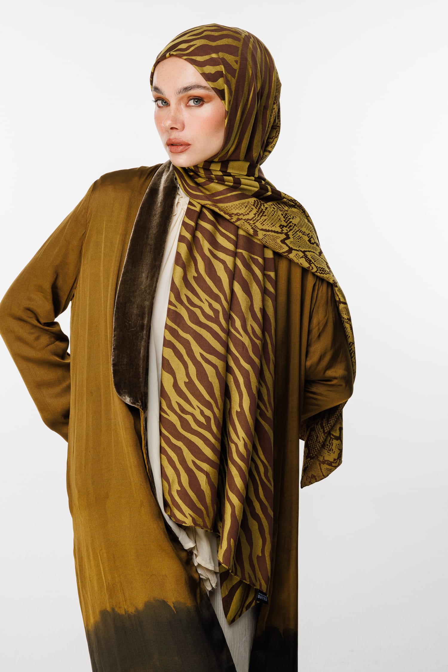 Riad-Pattern Reversible Shawl - Bitter Coffee-Salmon