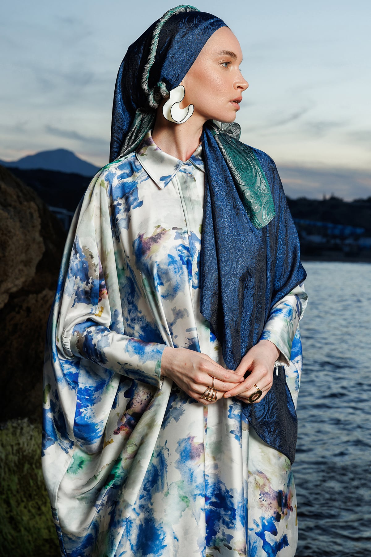 Moren Pattern Shine Line Shawl - Black-Indigo