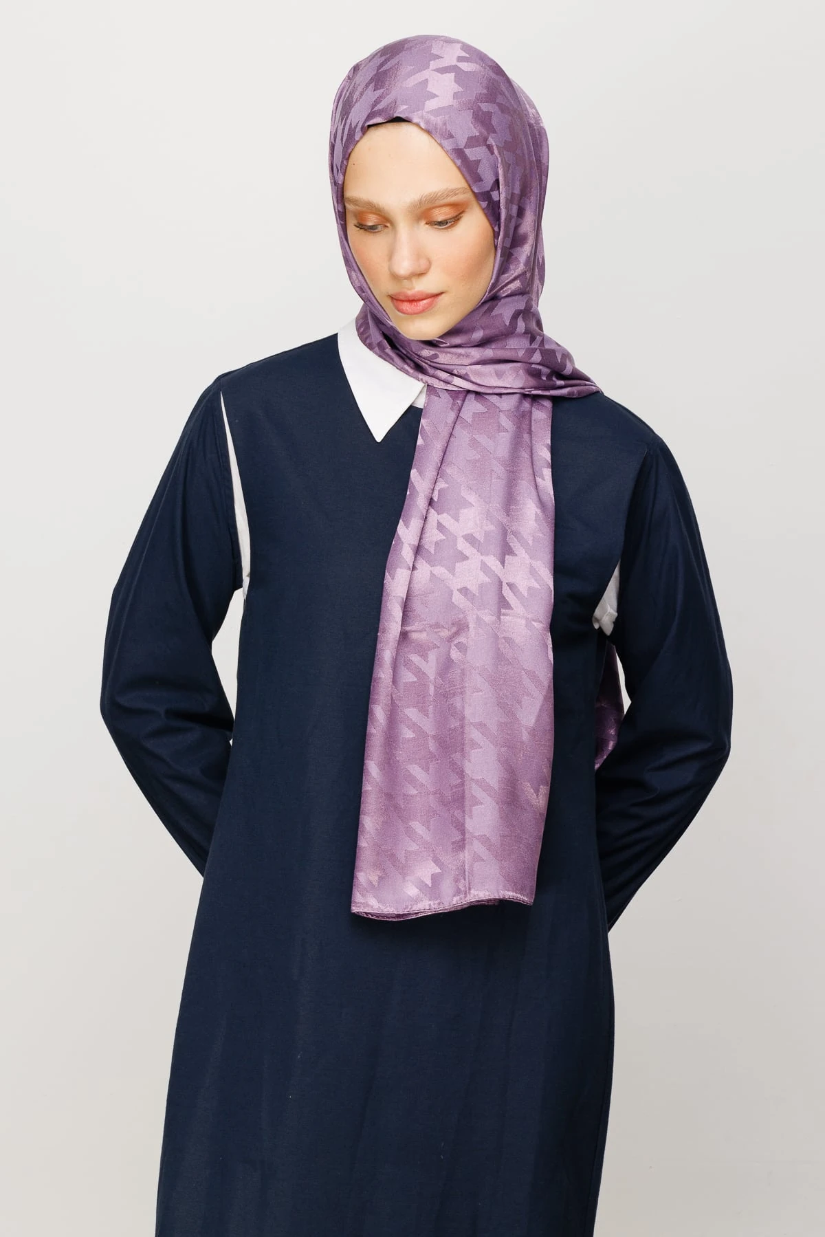 Wholesale Houndstooth Pattern Shiny Jacquard Shawl - Lavender